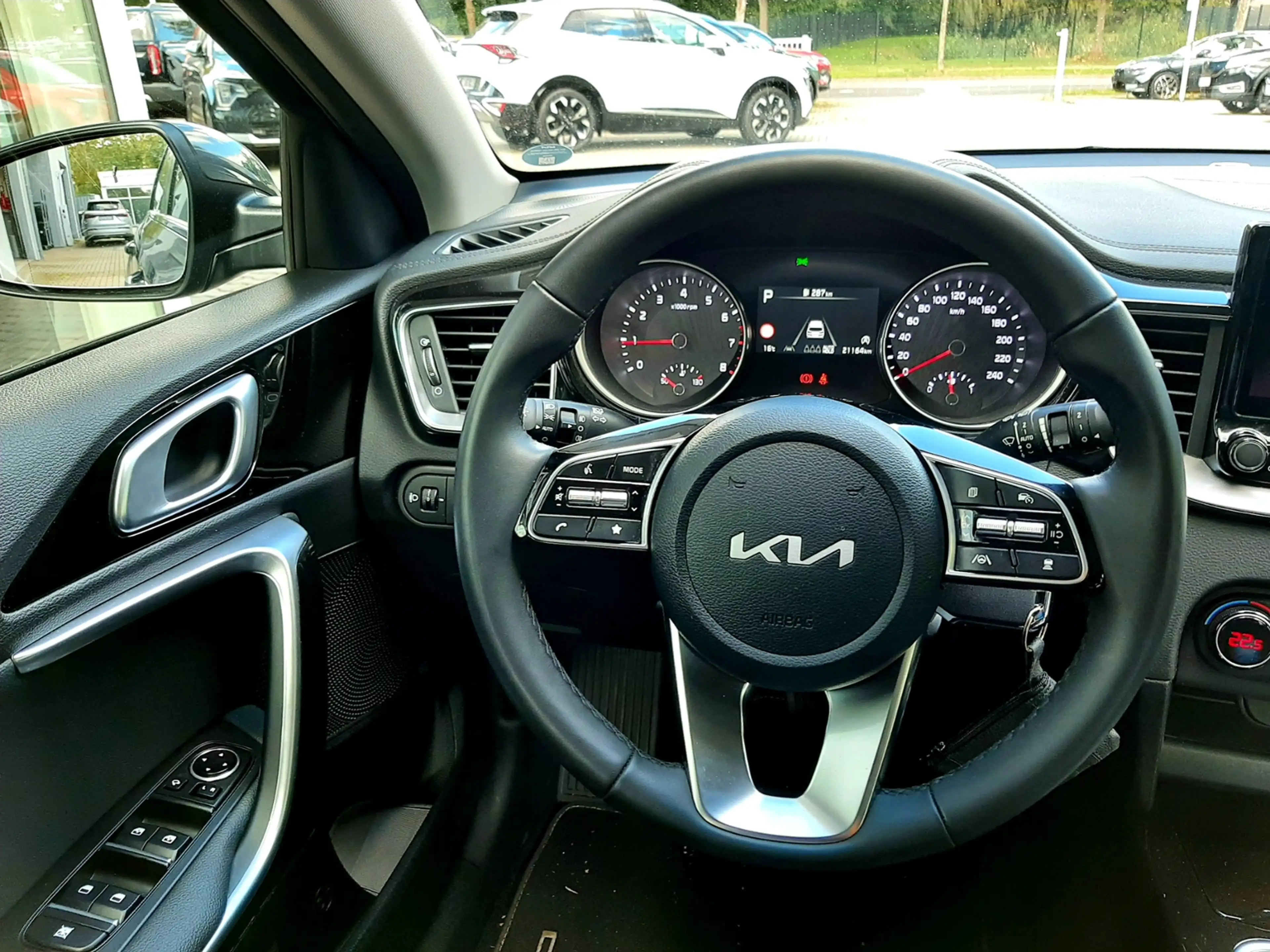 Kia Ceed SW / cee'd SW 1.5T DCT7 140 Spirit STD MJ25 — photo 13