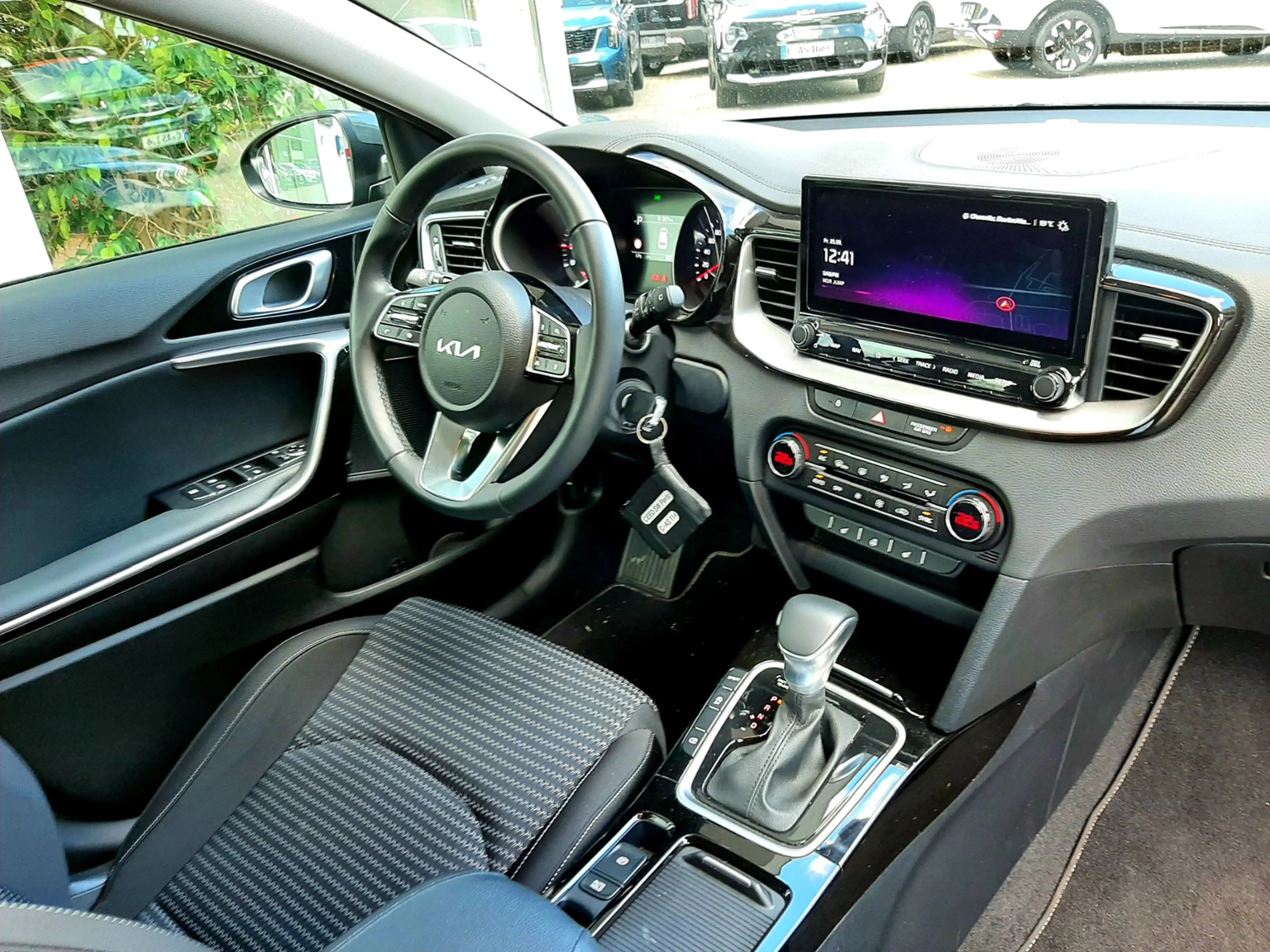 Kia Ceed SW / cee'd SW 1.5T DCT7 140 Spirit STD MJ25 — photo 9