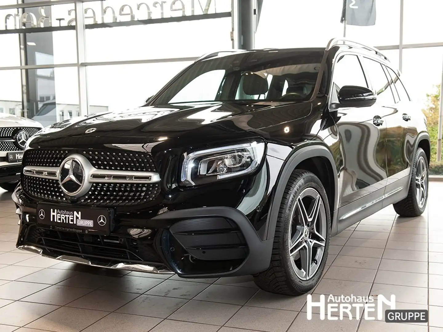 Mercedes-Benz GLB 200 AMG+LED+R-KAMERA+AMBIEMTE+19"ZOLL+DAB+ Schwarz - 1