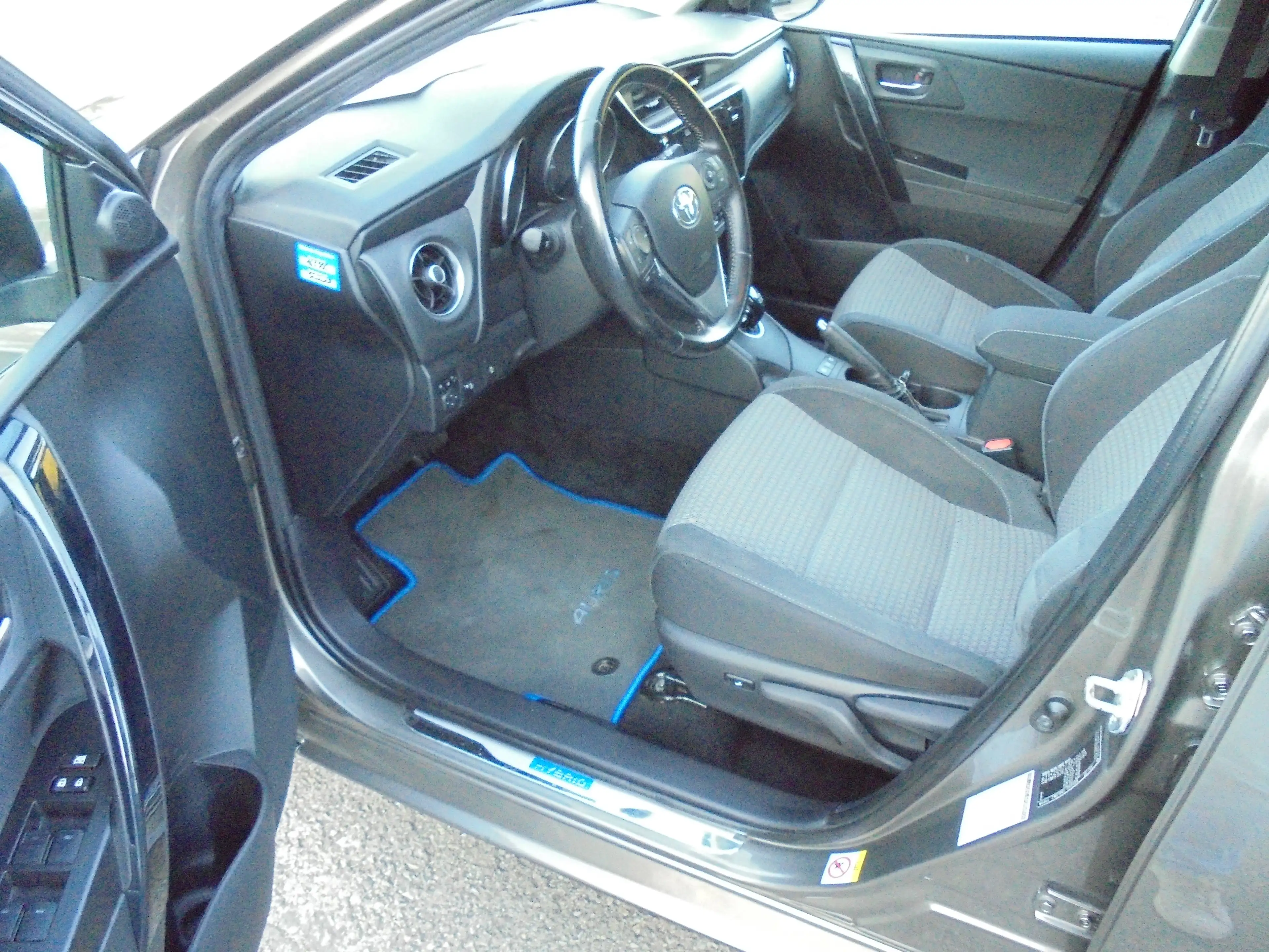 Toyota Auris Auris 1.8 VVT-i Hybrid Edition-S — photo 9