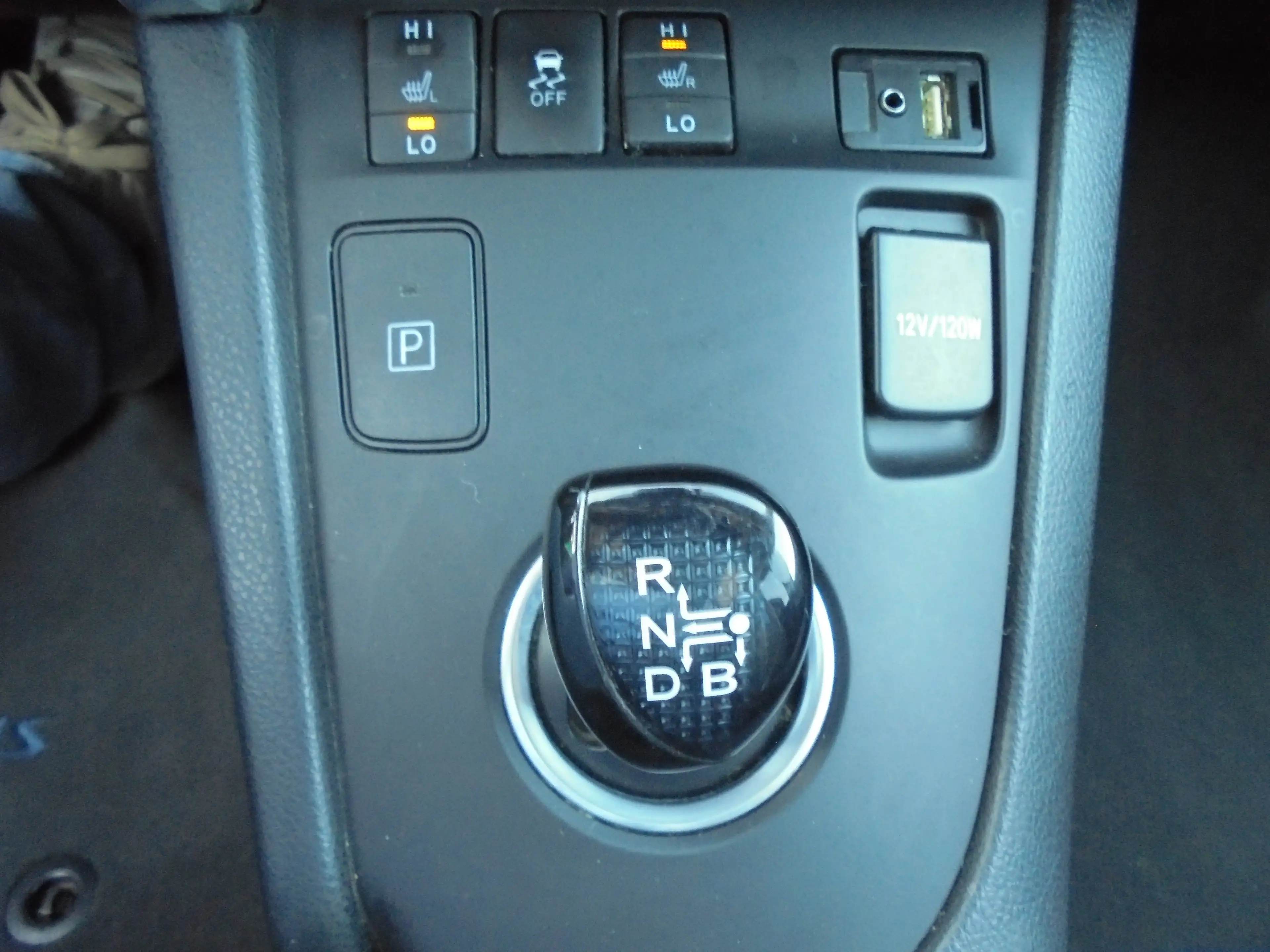 Toyota Auris Auris 1.8 VVT-i Hybrid Edition-S — photo 15