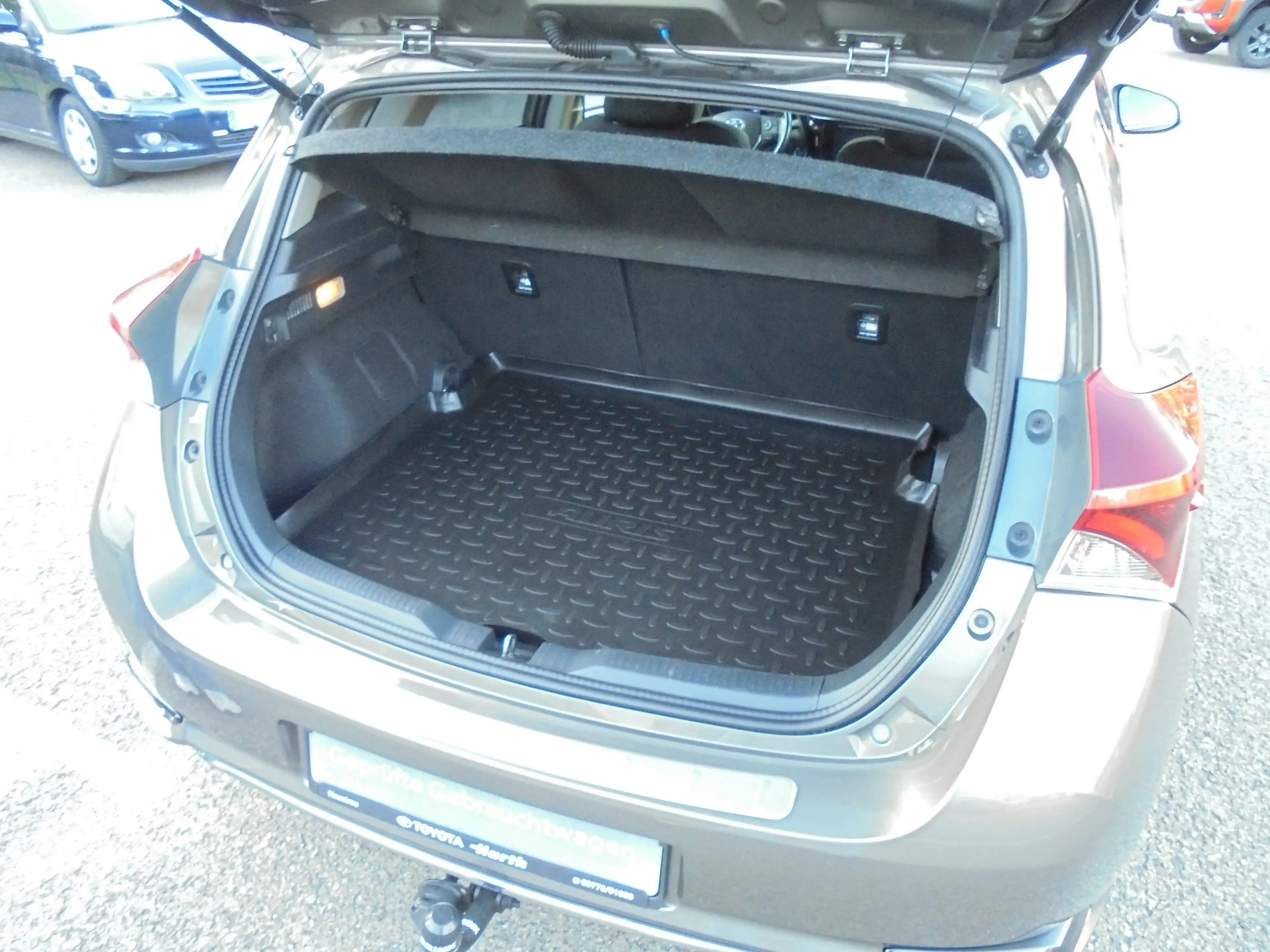 Toyota Auris Auris 1.8 VVT-i Hybrid Edition-S — photo 11
