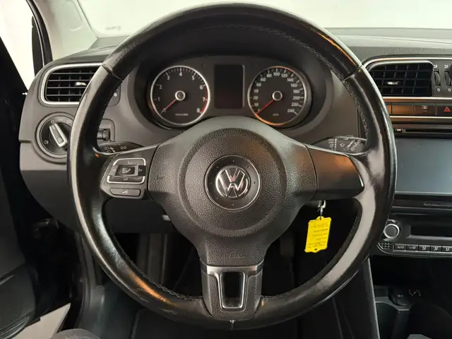 Volkswagen Polo view 9