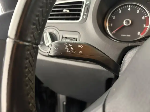 Volkswagen Polo view 8