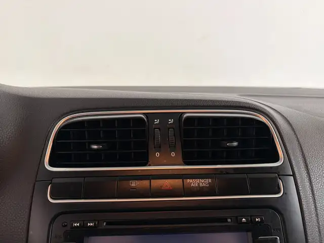 Volkswagen Polo view 11
