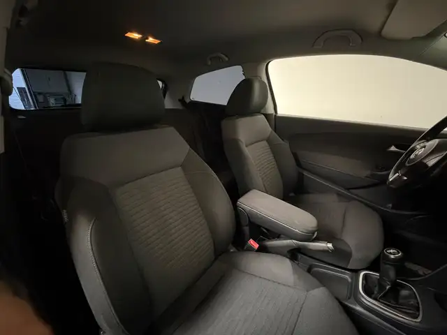 Volkswagen Polo view 4