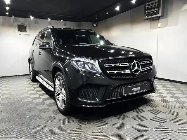Mercedes-Benz GLS view 2