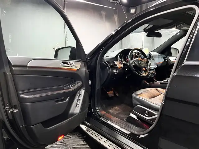 Mercedes-Benz GLS view 10