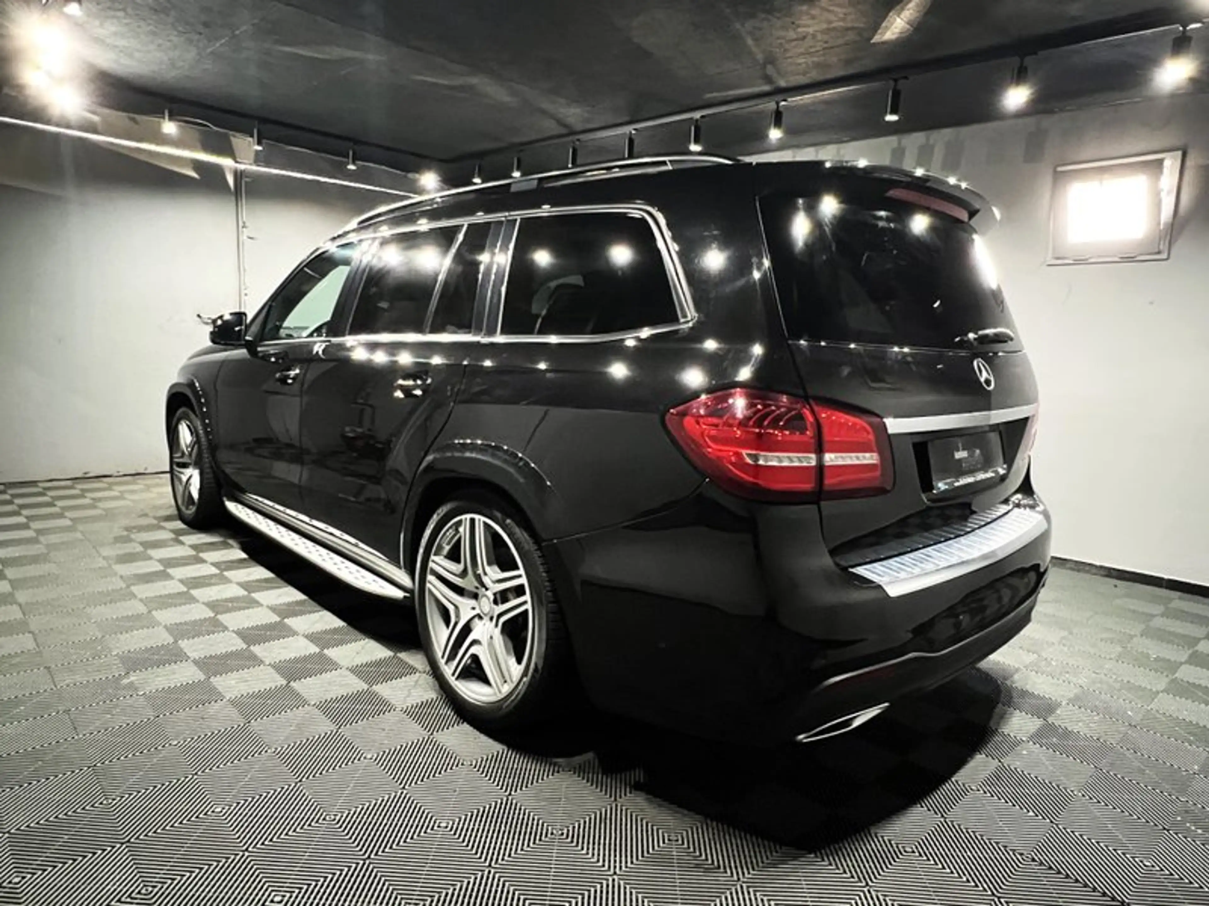 Mercedes-Benz GLS 350 d 4Matic d AMG Night |PANO|LED|360*GRAD|AHK| — photo 3