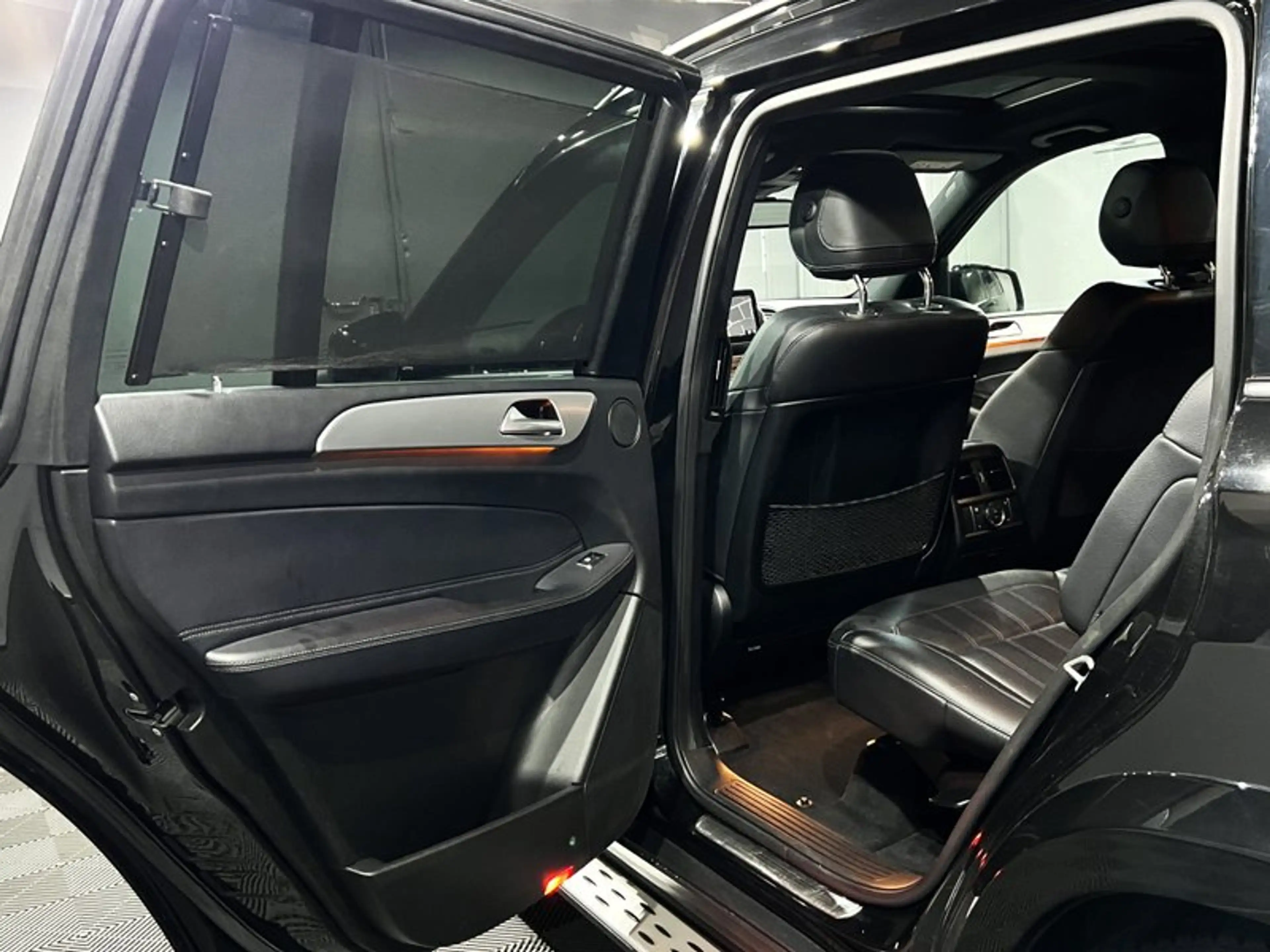 Mercedes-Benz GLS 350 d 4Matic d AMG Night |PANO|LED|360*GRAD|AHK| — photo 11