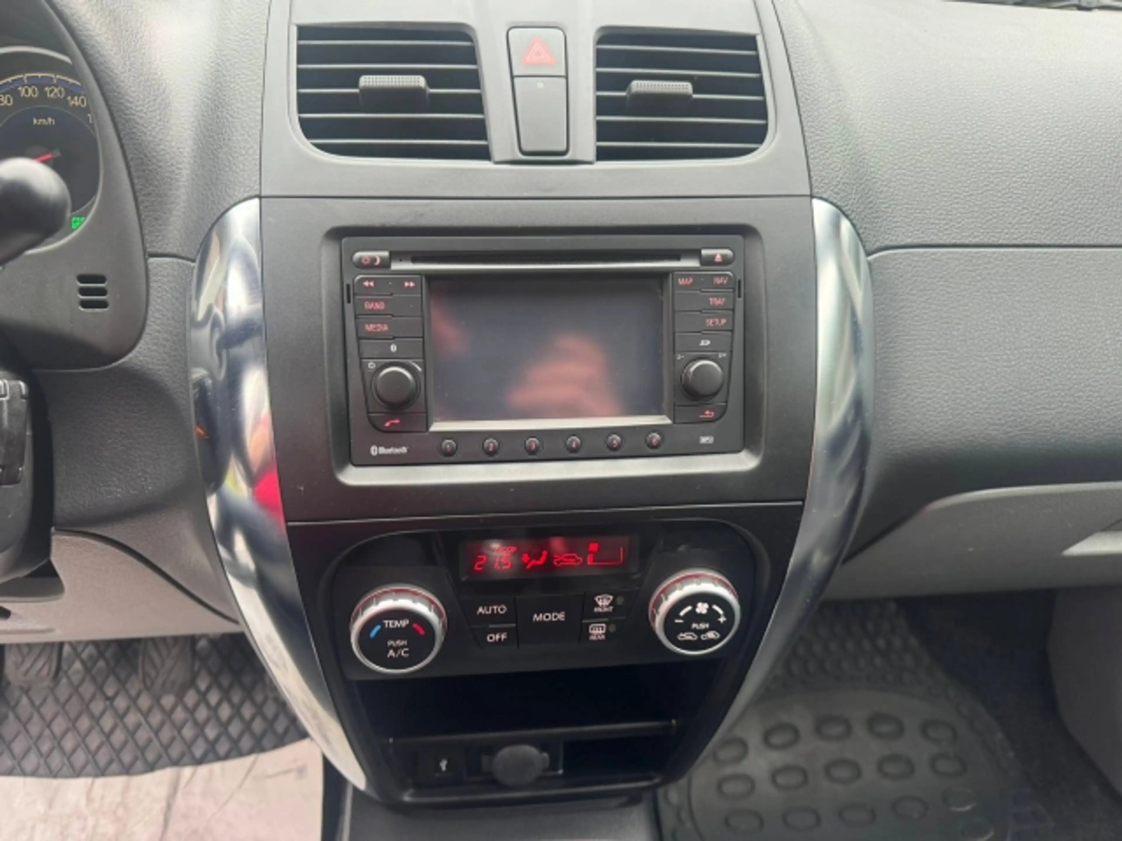Suzuki SX4 SX4 1,6 GLX 5DR 4WD Navigator — photo 12