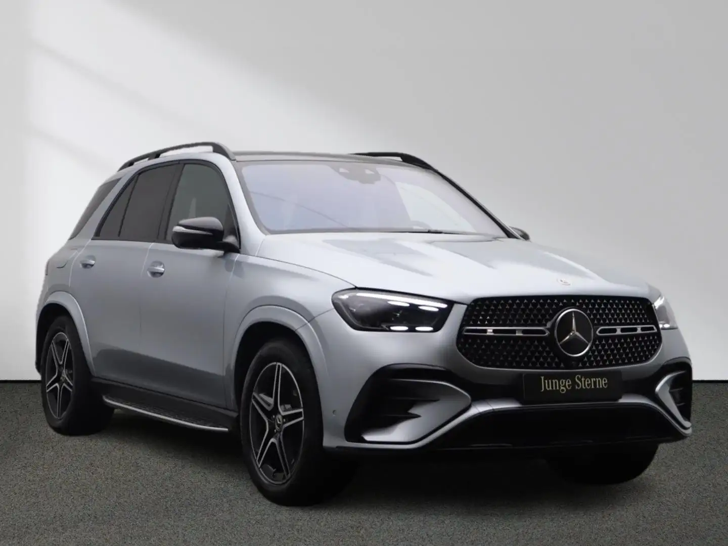 Mercedes-Benz GLE 350 de 4M AMG Night Multibeam Panorama AHK Silber - 1