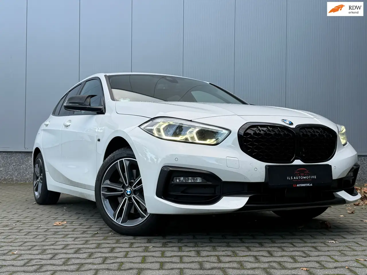 BMW 118