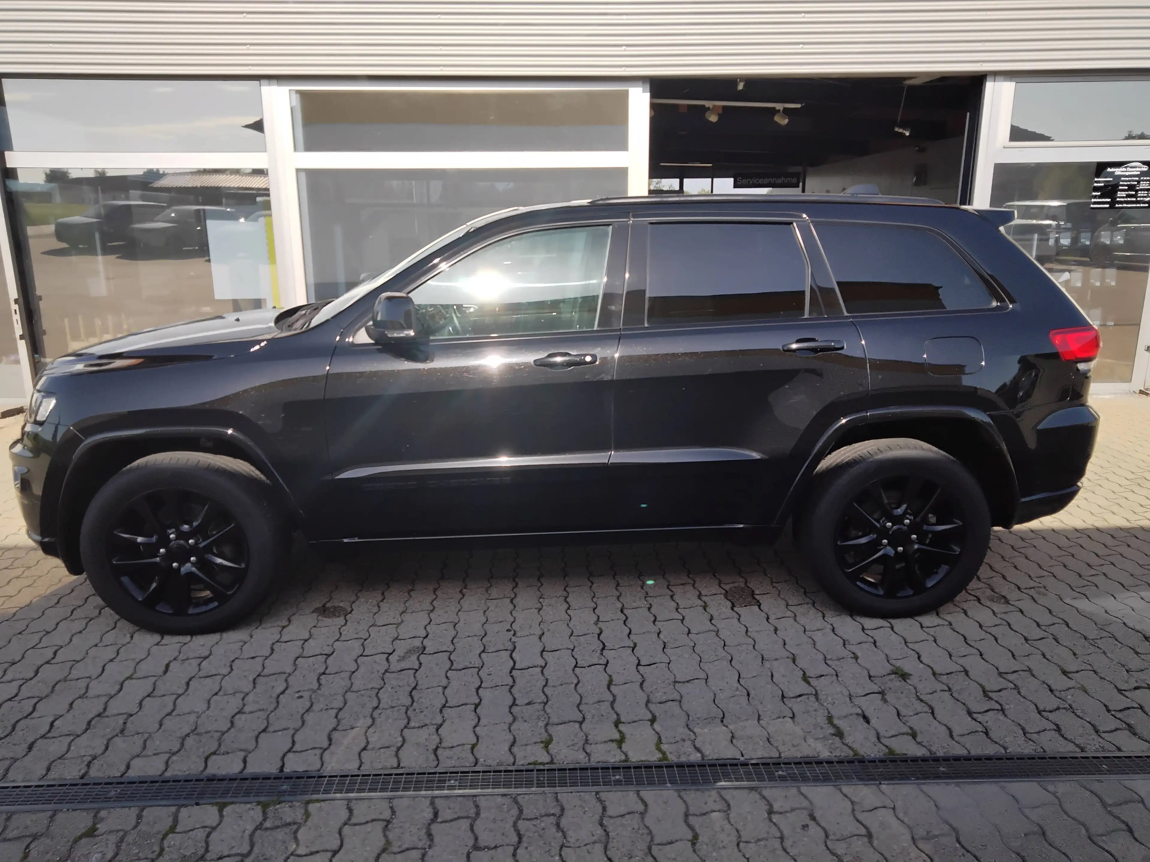 Jeep Grand Cherokee 3.0 CRD Night Eagle — photo 3