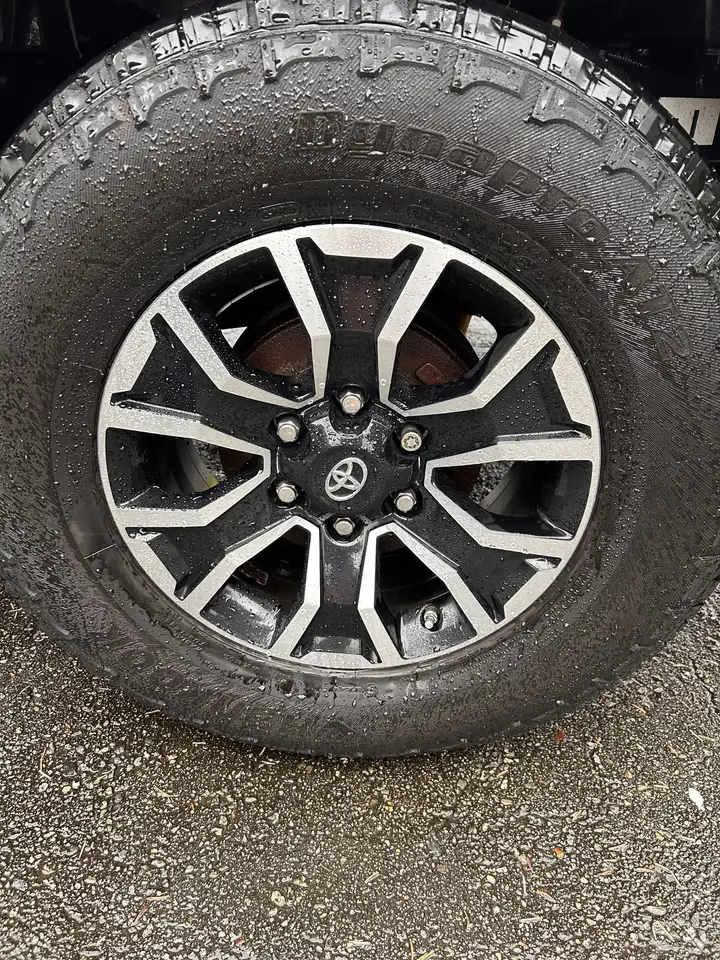 Toyota Tacoma снимка Toyota Tacoma