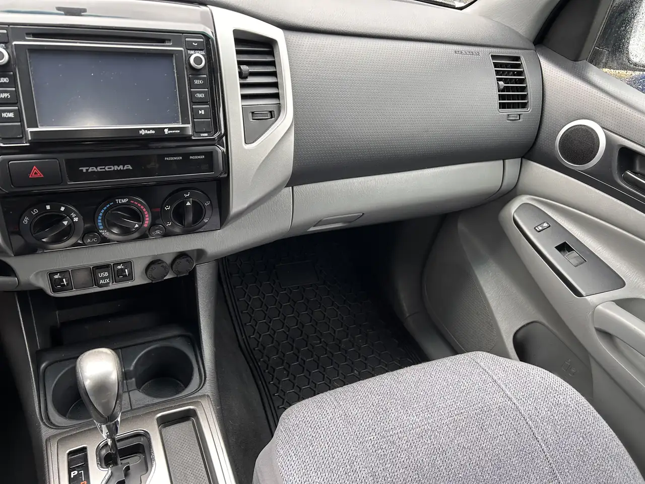 Toyota Tacoma снимка Toyota Tacoma