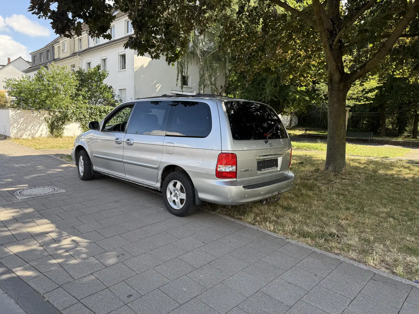 Kia Carnival Carnival 2.9 Automatik Diesel Grau - 2