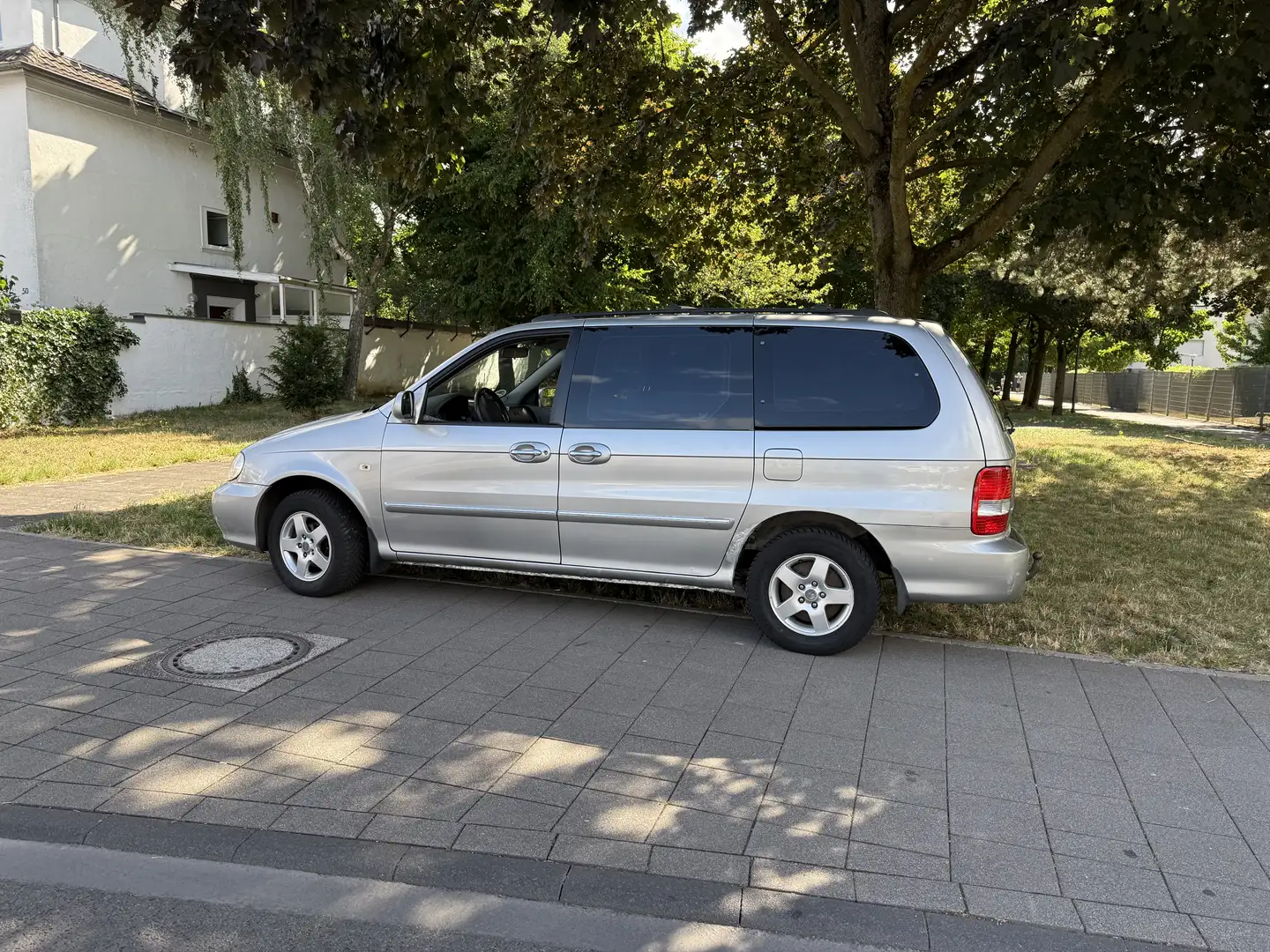 Kia Carnival Carnival 2.9 Automatik Diesel Grau - 1