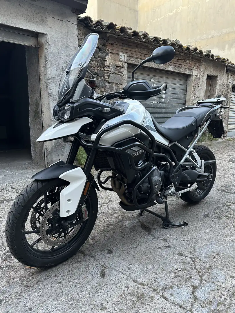Triumph Tiger 900 GT - 2