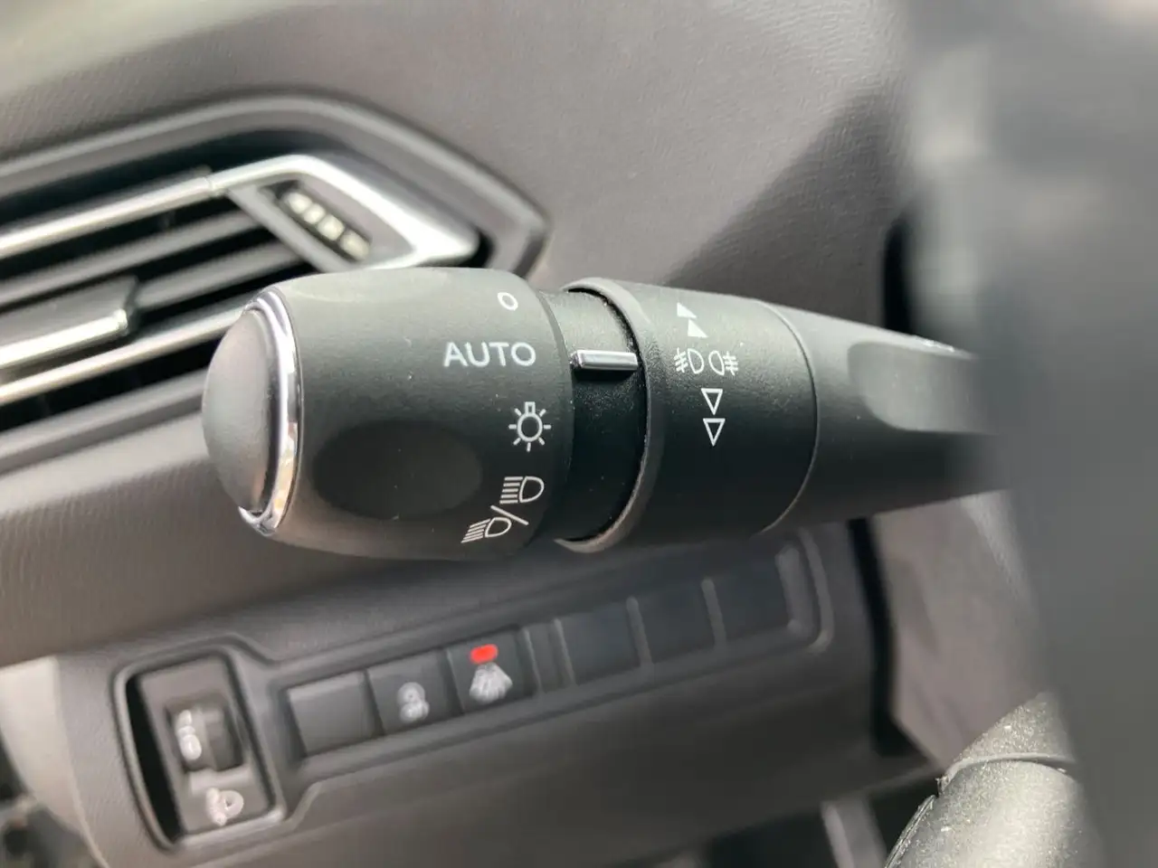Peugeot 308 308 — photo 23