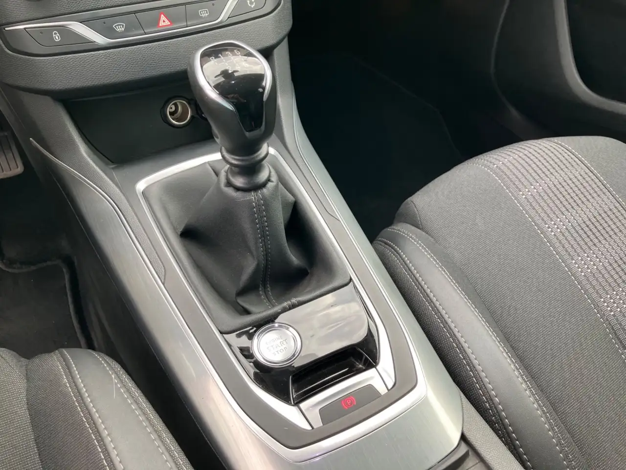 Peugeot 308 308 — photo 26