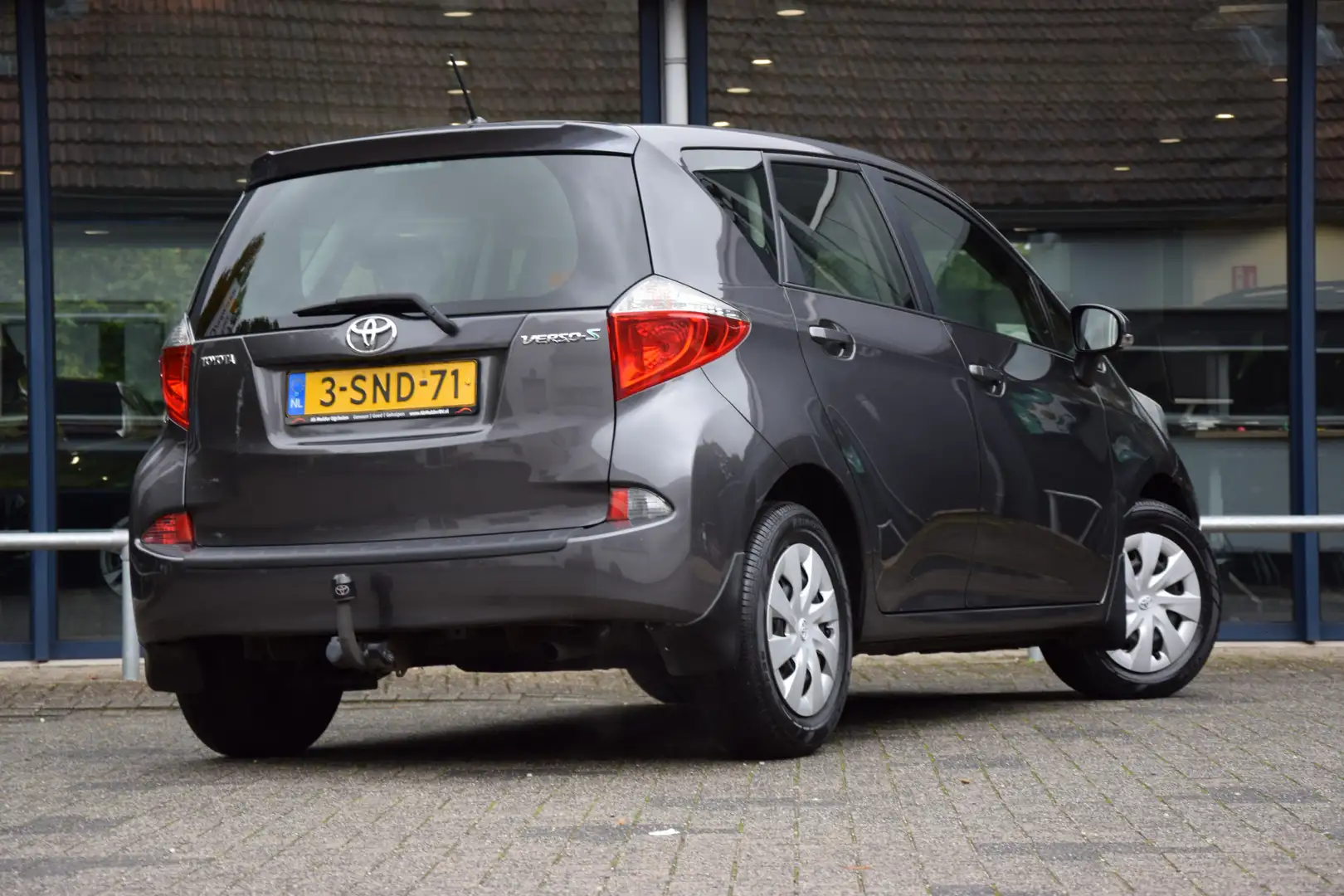 Toyota Verso-S 1.3 VVT-i Comfort | Org. NL | 1e Eigenaar&Dealer O Gris - 2