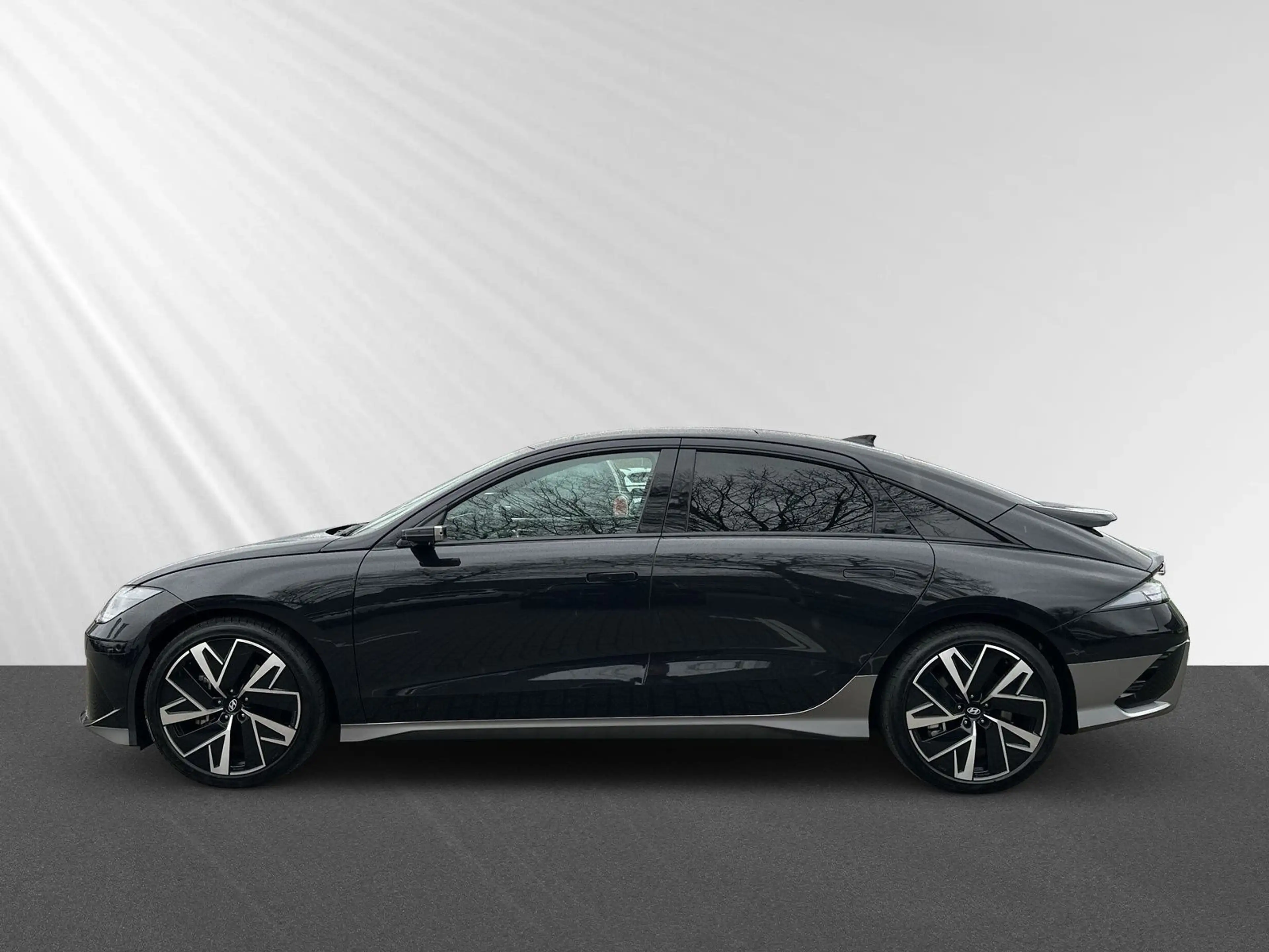 Hyundai IONIQ 6 77,4kWH 2WD UNIQ +SCHIEBED+D.SPIEGEL+20" — photo 4