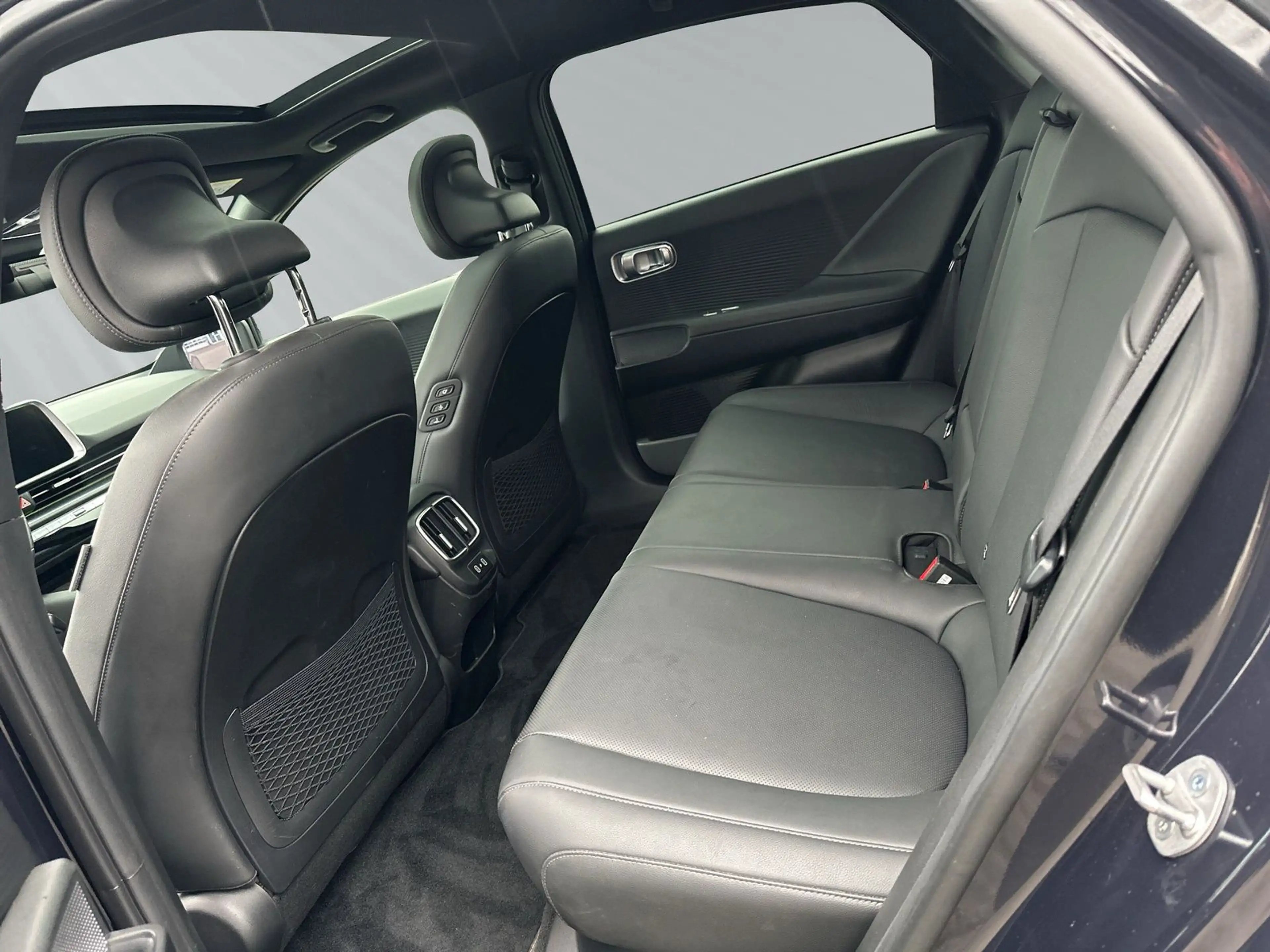 Hyundai IONIQ 6 77,4kWH 2WD UNIQ +SCHIEBED+D.SPIEGEL+20" — photo 10