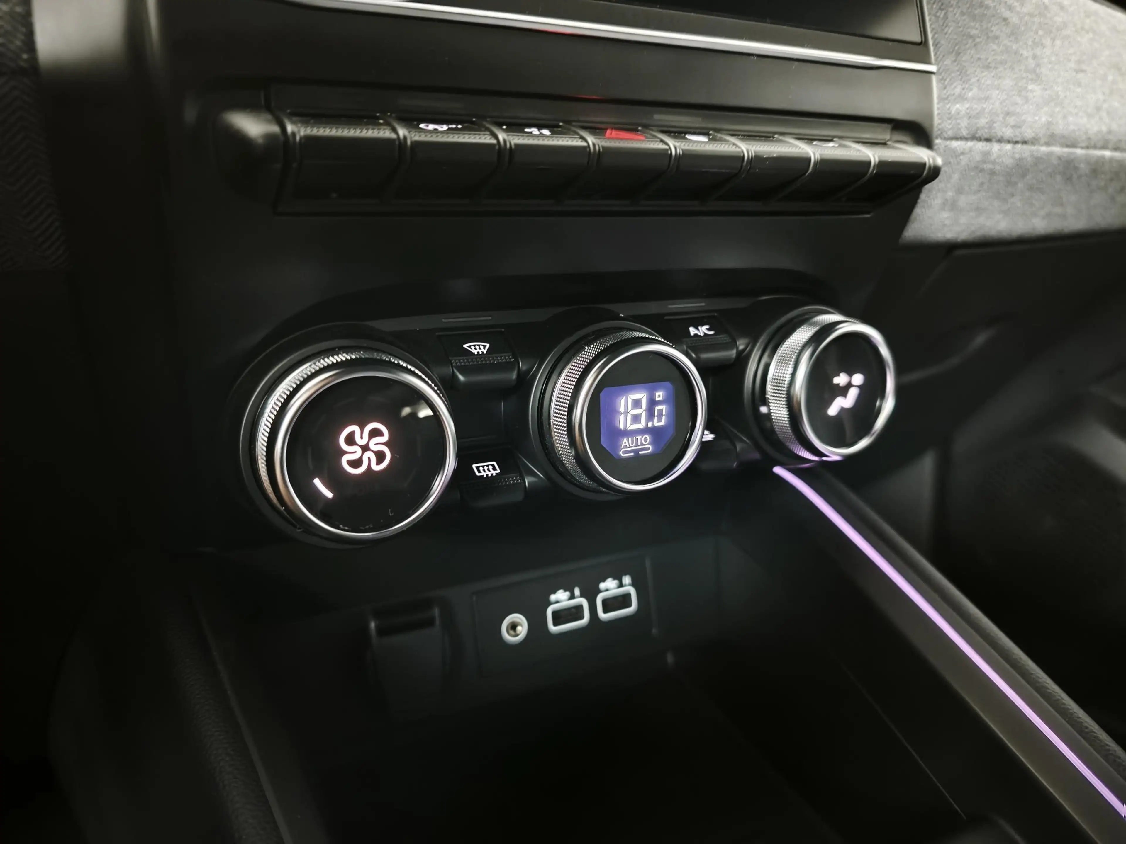 Renault Clio 1.0 TCe 90 GPF techno | Pack City | All-Season Ban — photo 29
