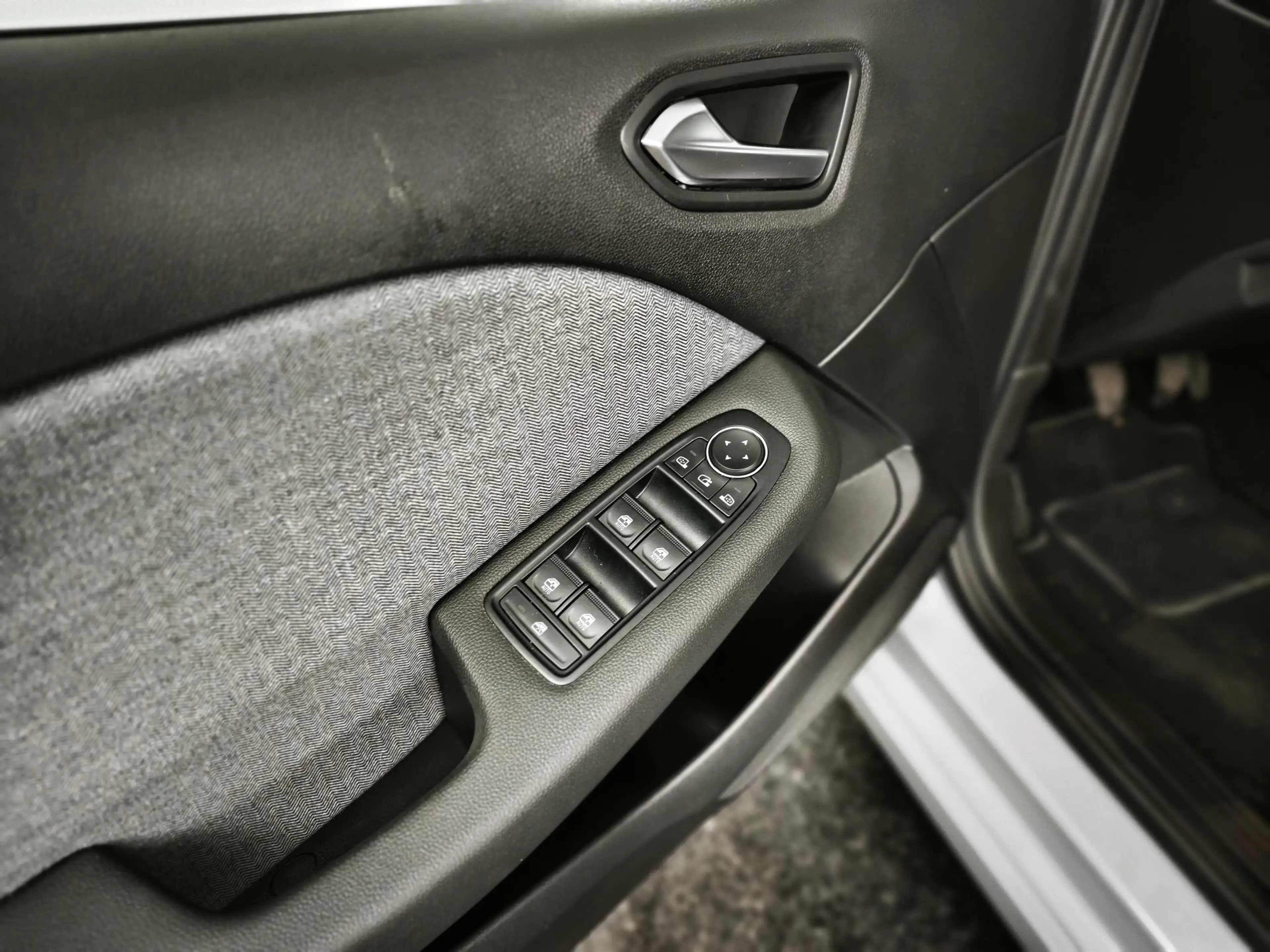 Renault Clio 1.0 TCe 90 GPF techno | Pack City | All-Season Ban — photo 17