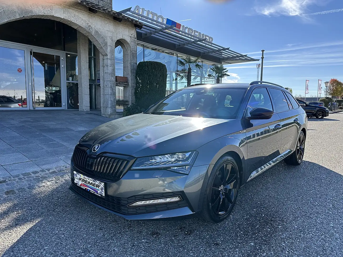 Skoda Superb Kombi 2,0 TDI Sportline DSG/RFK/SHA/ACC/TWA/SHZ... Grau - 2