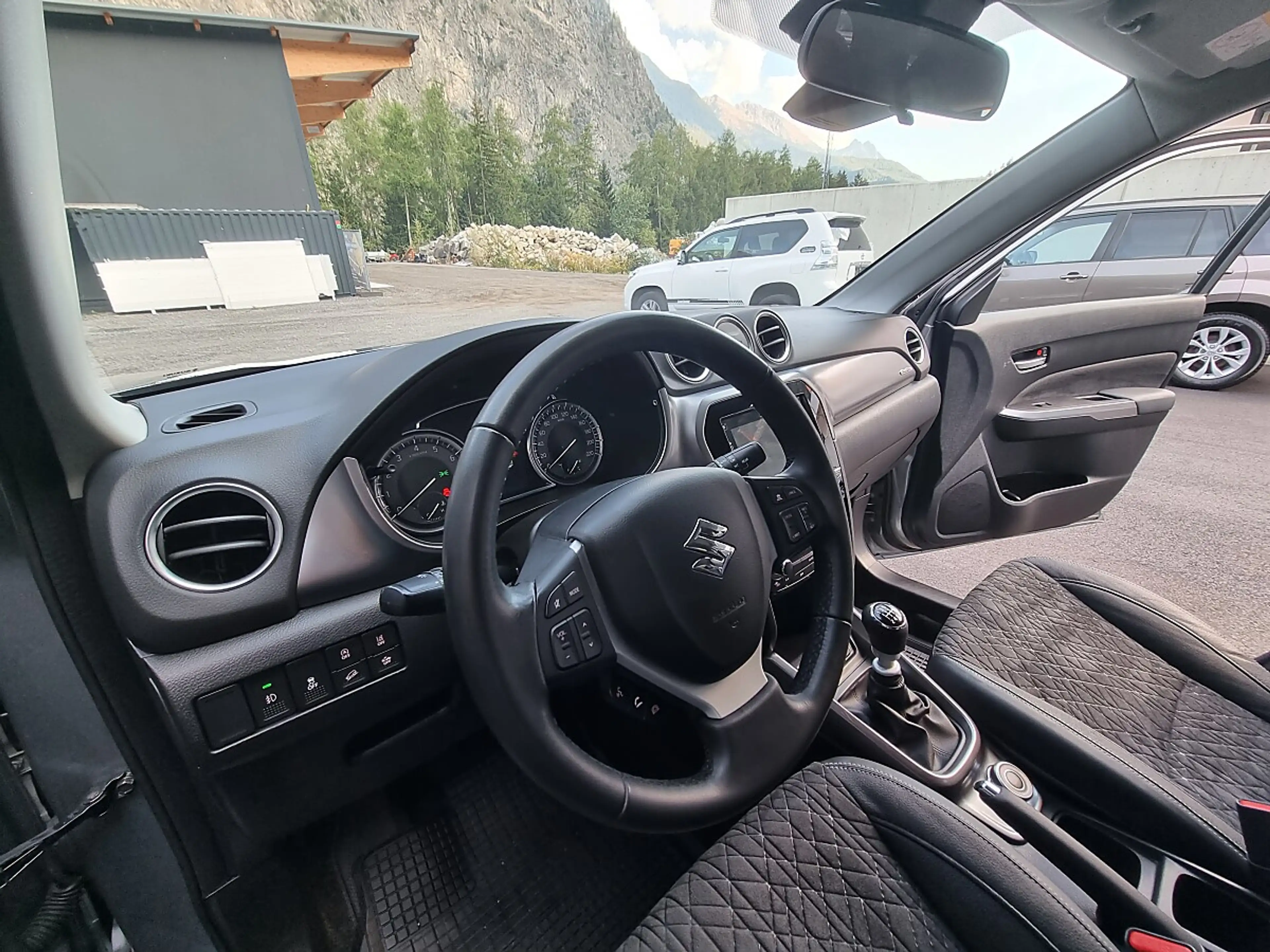 Suzuki Vitara 1.4 DITC HYBRID Flash Allgrip (Euro 6d) — photo 9