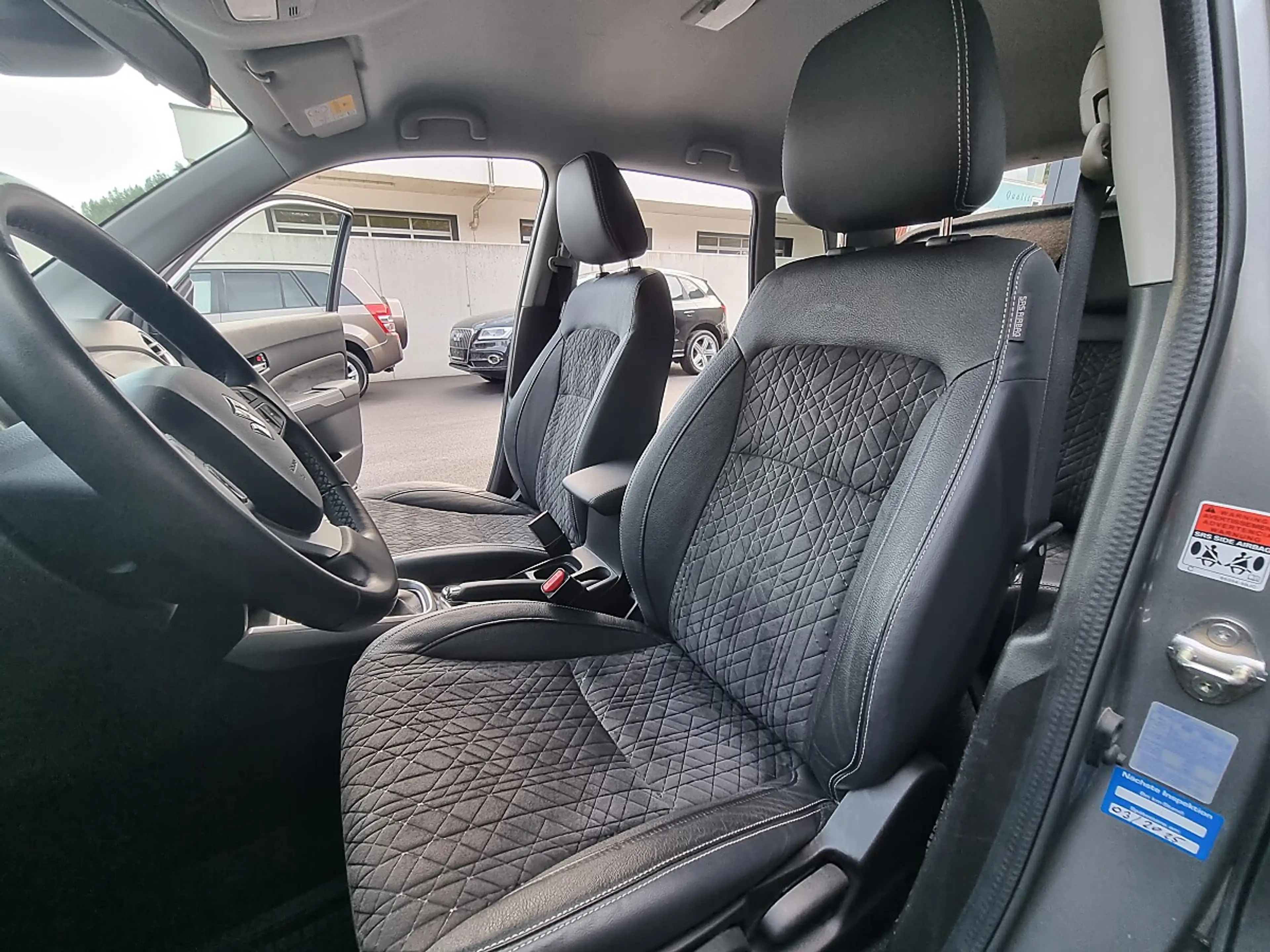 Suzuki Vitara 1.4 DITC HYBRID Flash Allgrip (Euro 6d) — photo 13
