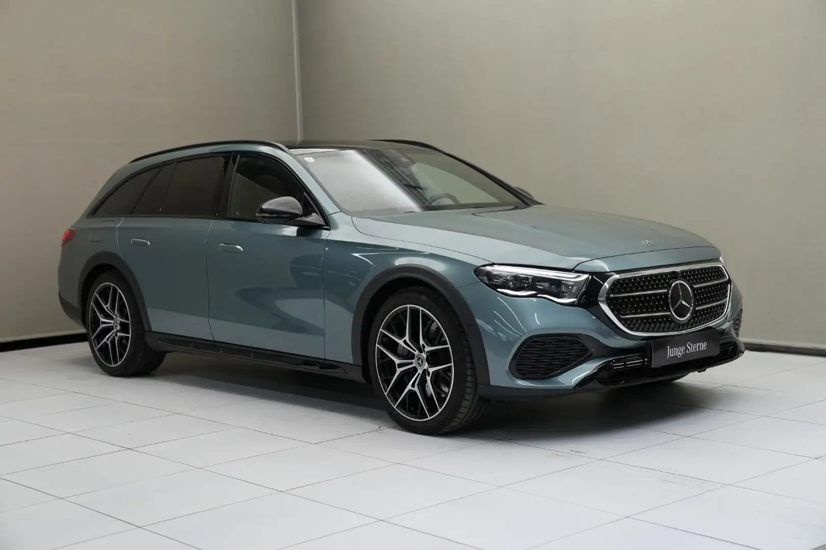 Mercedes-Benz E 450 d 4MATIC T-Modell All-Terrain W-Paket Leder Silber - 2