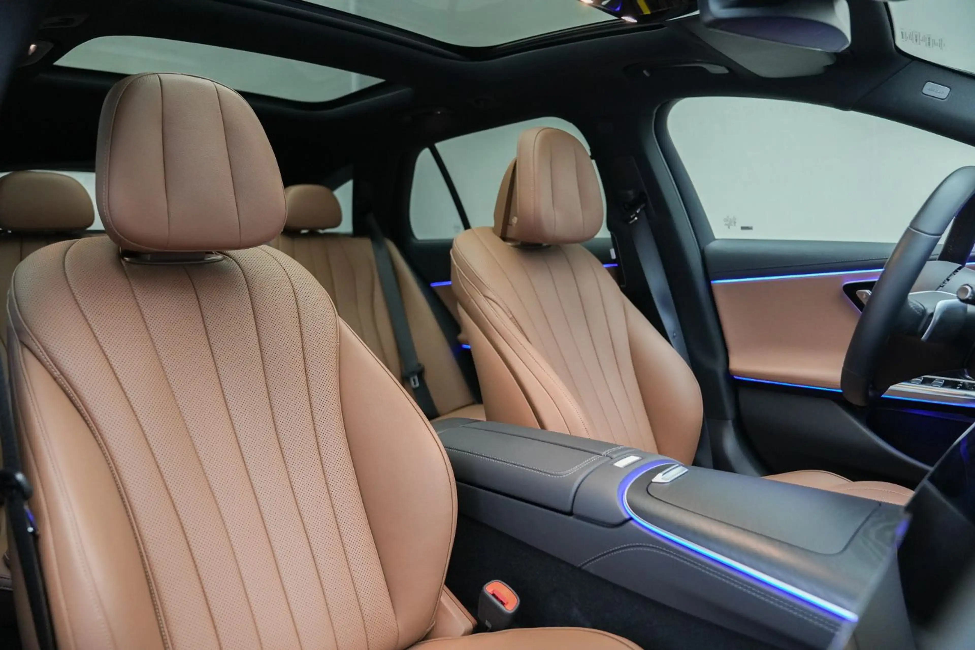 Mercedes-Benz E 450 d 4MATIC T-Modell All-Terrain W-Paket Leder — photo 9