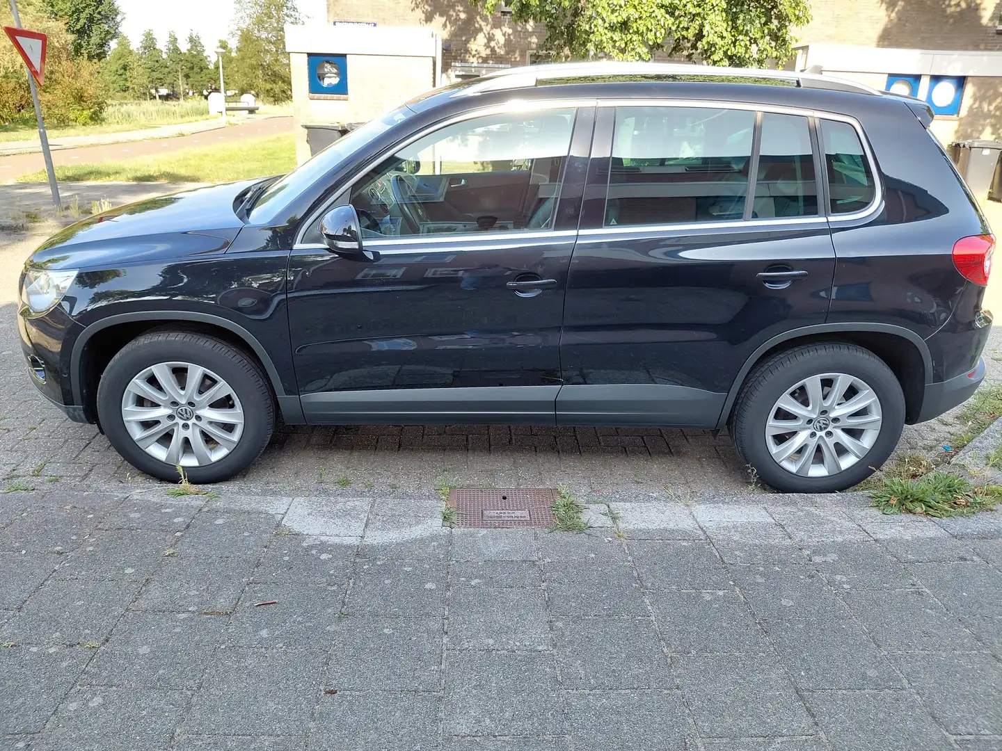 Volkswagen Tiguan 1.4 TSI Sport & Style Zwart - 2