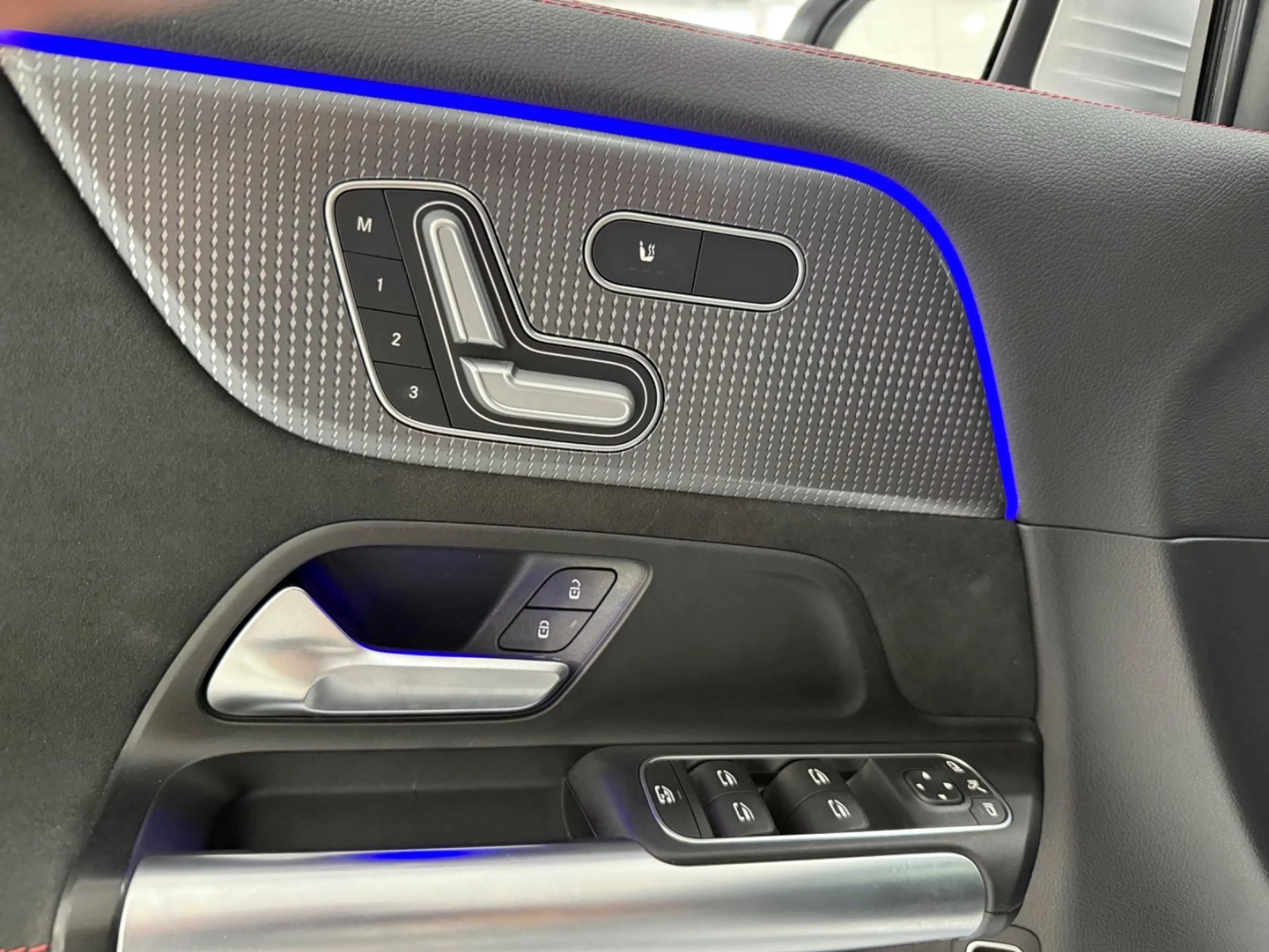 Mercedes-Benz EQA 250*AMG-LINE*PANO*MEMORY*360*AHK*KEYLESS*LED — photo 10