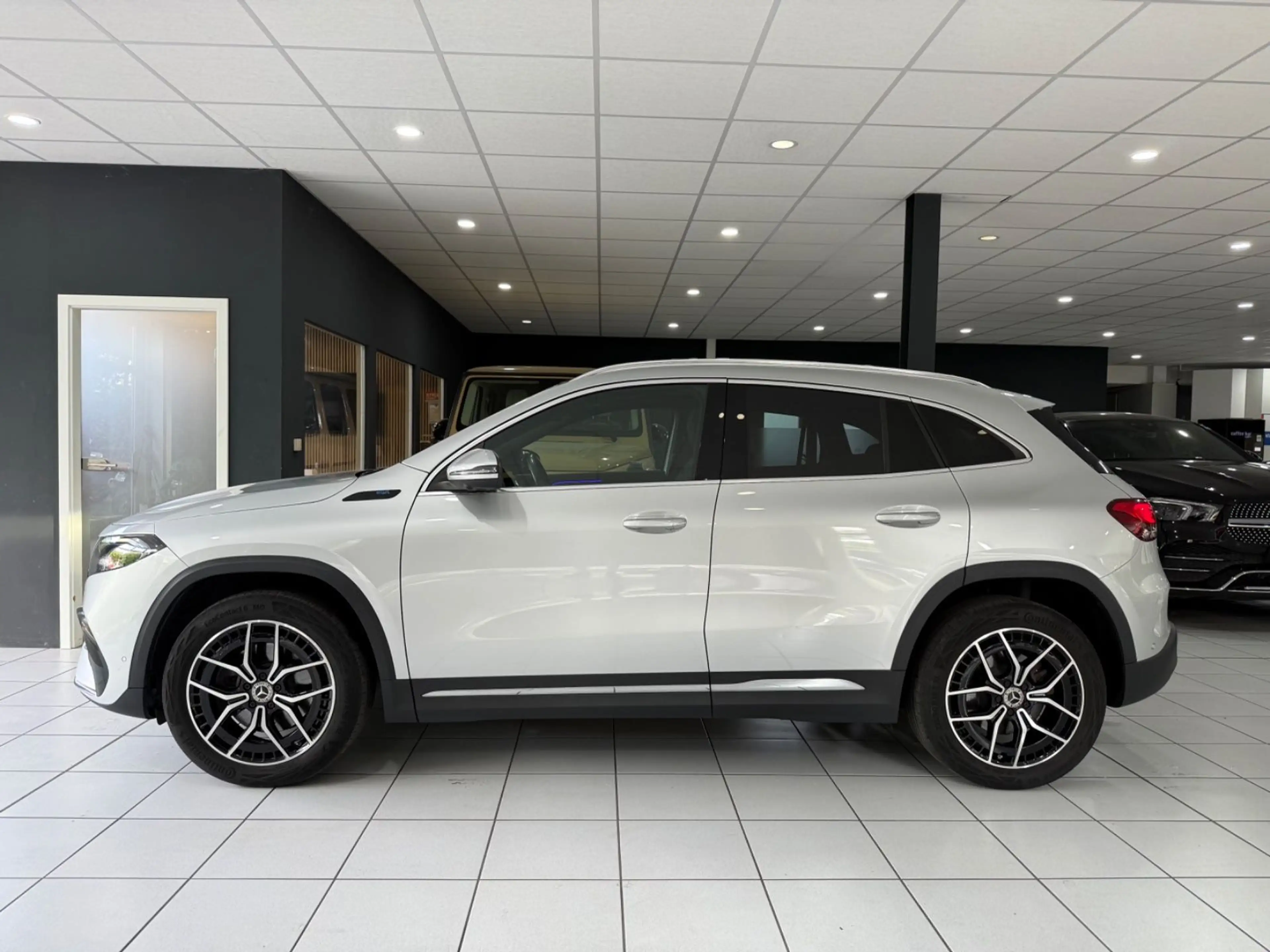 Mercedes-Benz EQA 250*AMG-LINE*PANO*MEMORY*360*AHK*KEYLESS*LED — photo 2
