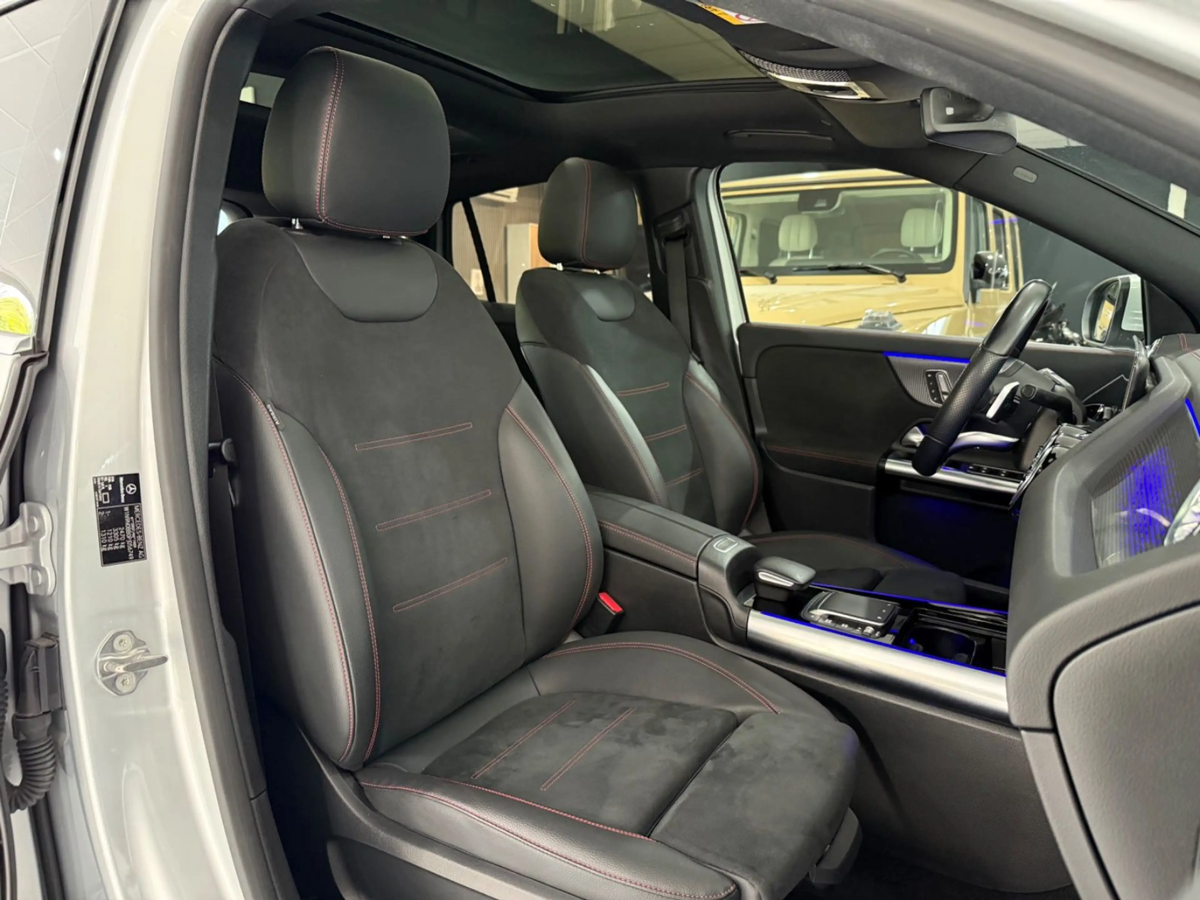 Mercedes-Benz EQA 250*AMG-LINE*PANO*MEMORY*360*AHK*KEYLESS*LED — photo 14