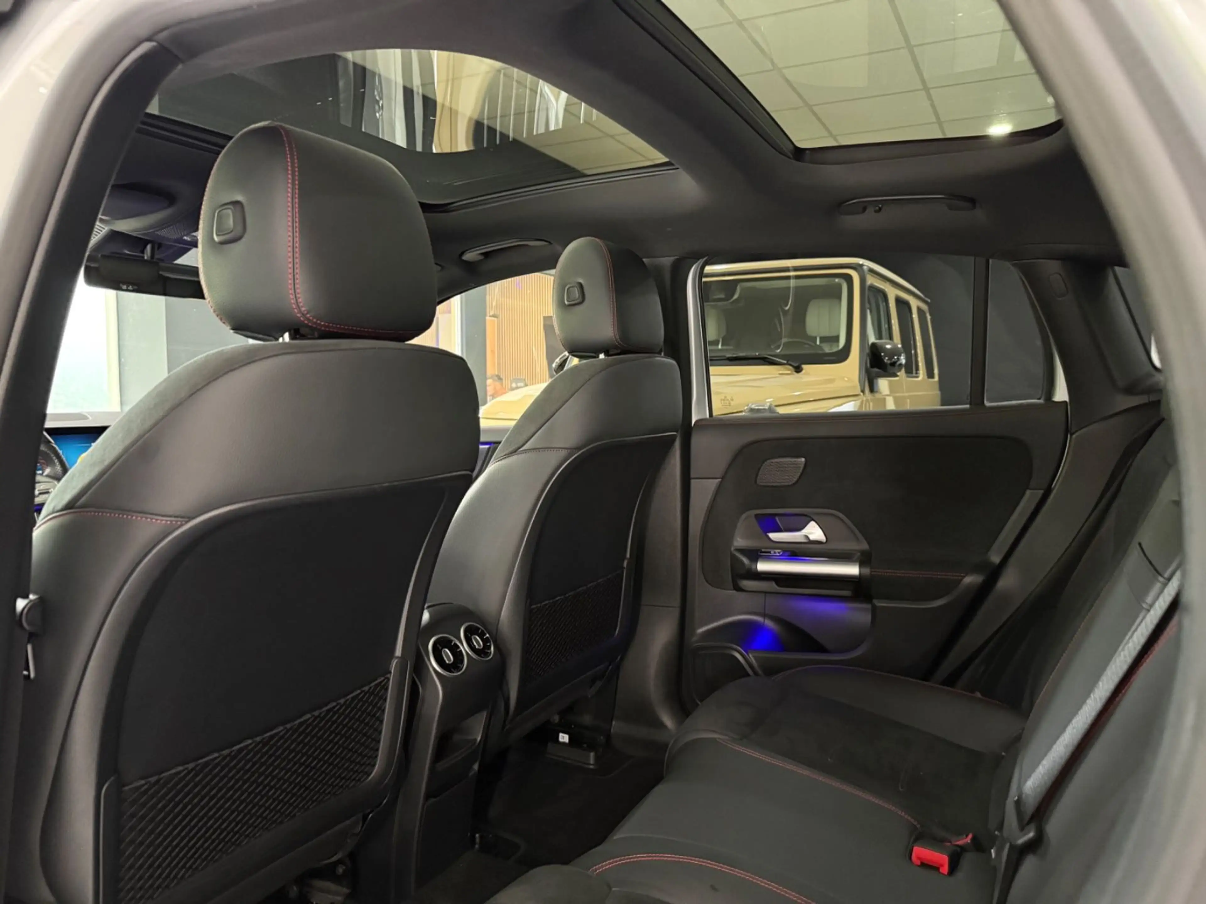 Mercedes-Benz EQA 250*AMG-LINE*PANO*MEMORY*360*AHK*KEYLESS*LED — photo 7