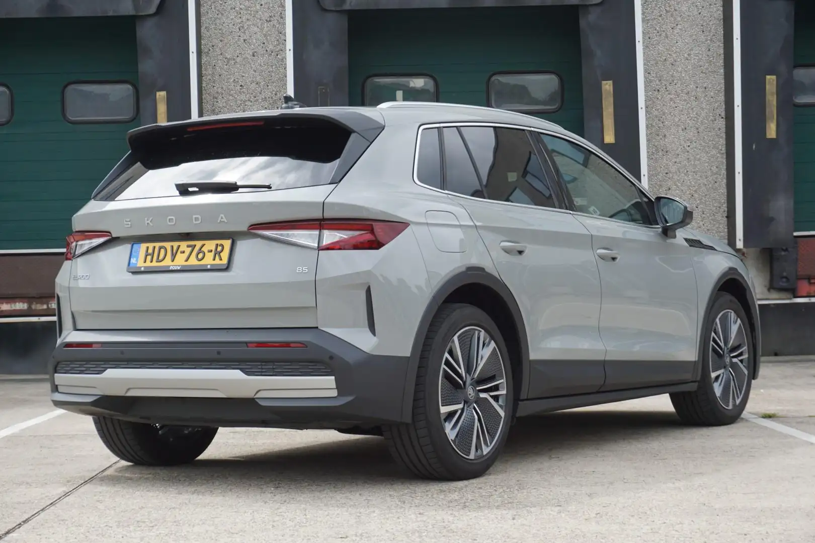 Skoda Elroq 85 286pk Intro Charlie | Stoelverwarming Voor & Ac Grijs - 2