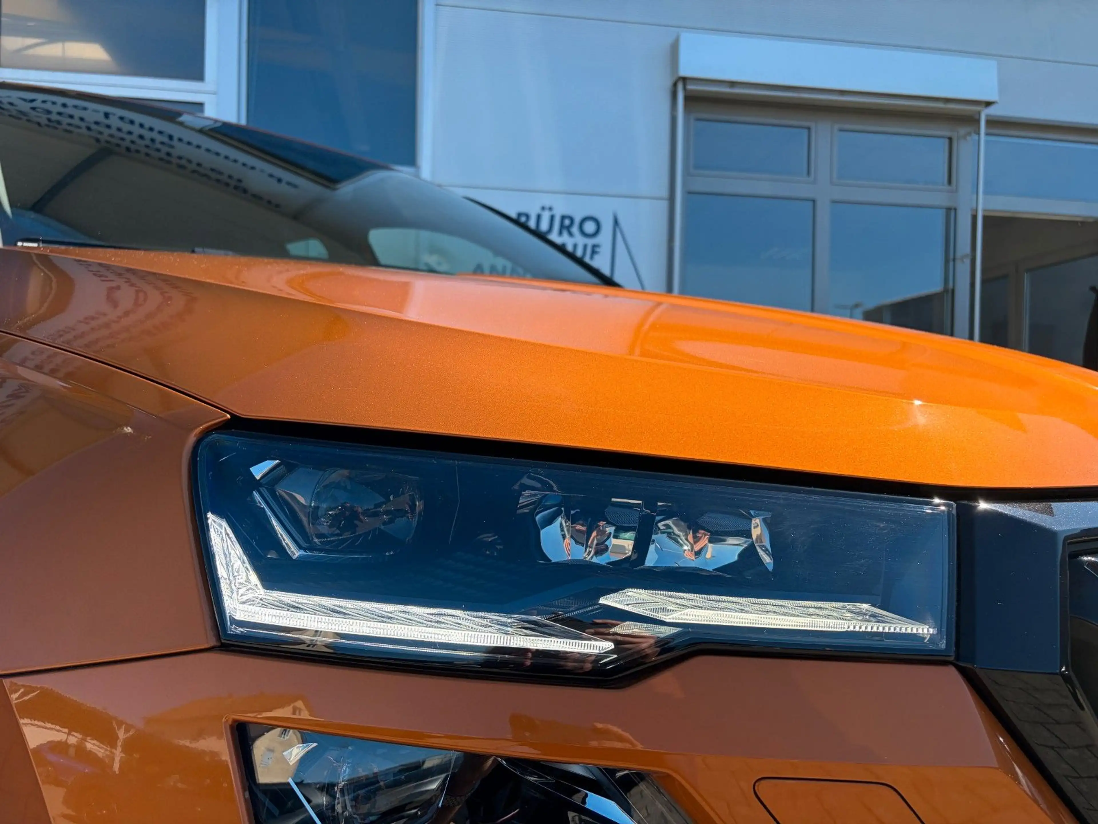Skoda Karoq 1.5 TSI DSG Sportline 1.HD DCC AHK STHZG. — photo 3