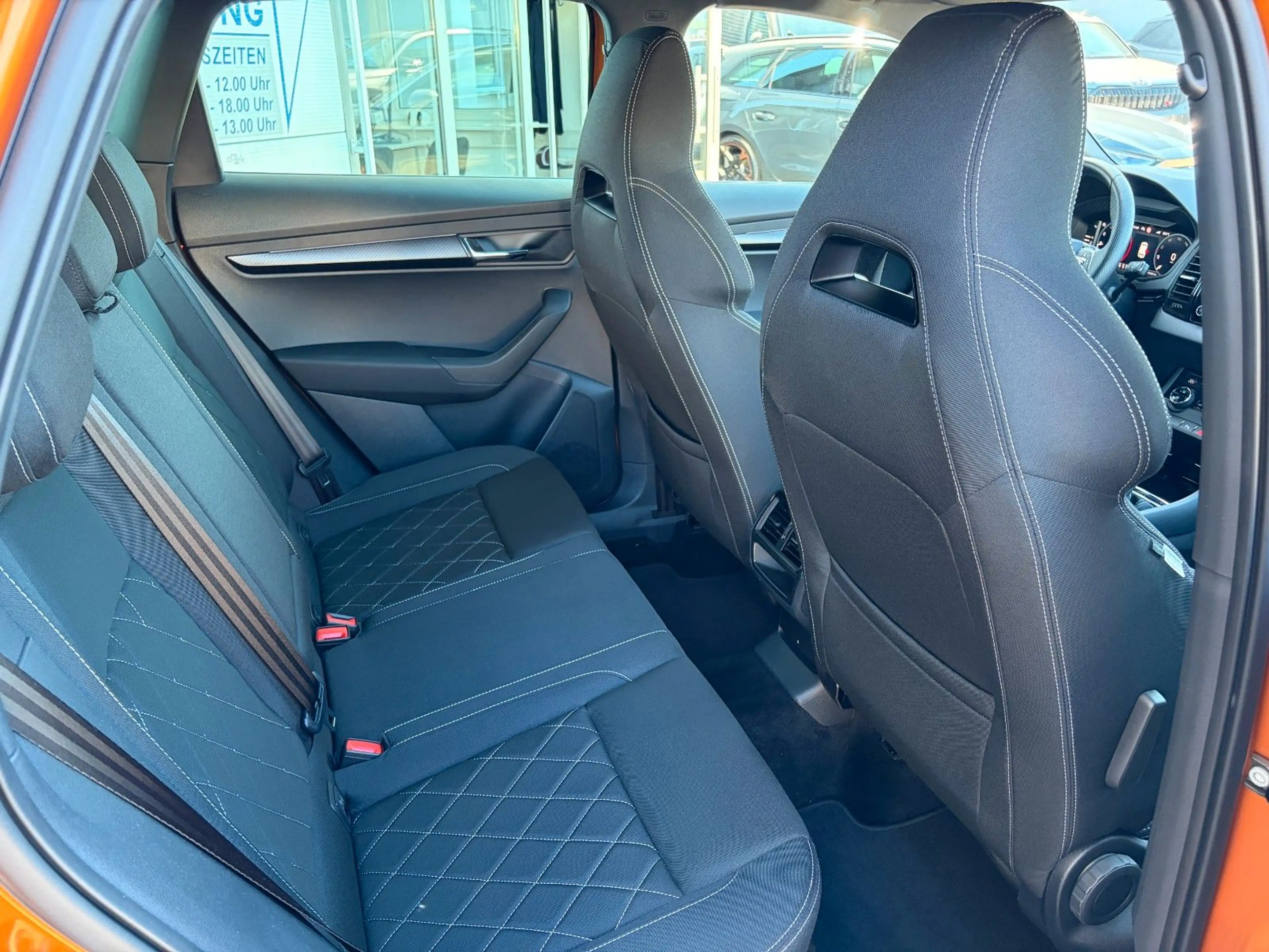 Skoda Karoq 1.5 TSI DSG Sportline 1.HD DCC AHK STHZG. — photo 11