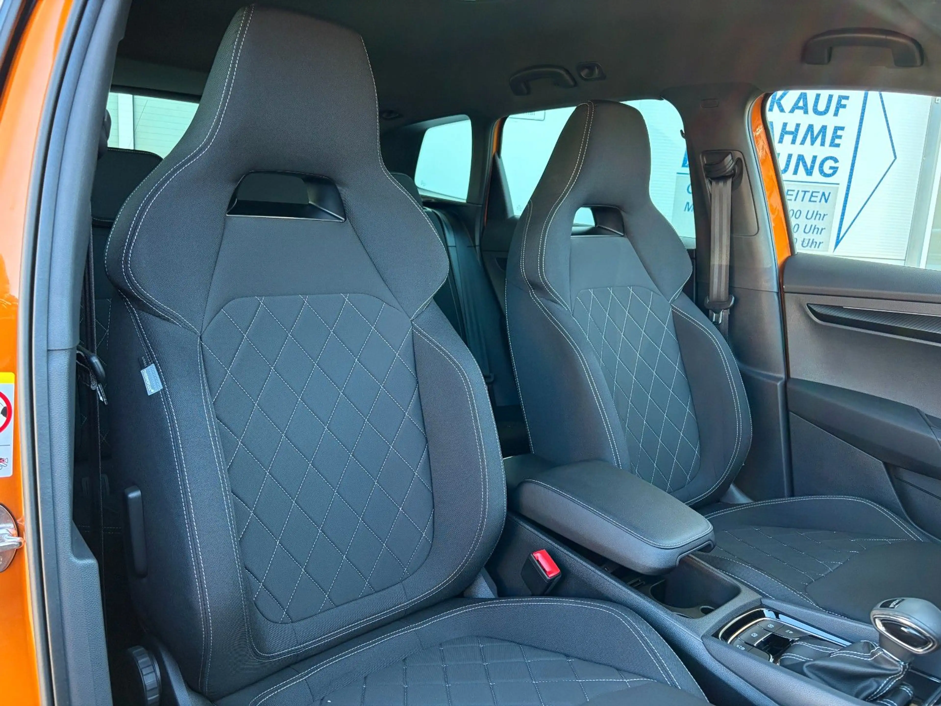Skoda Karoq 1.5 TSI DSG Sportline 1.HD DCC AHK STHZG. — photo 9