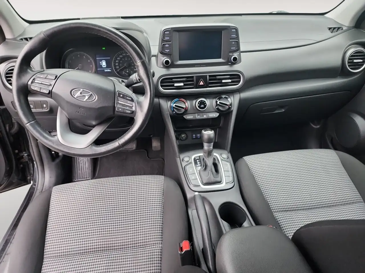 Hyundai KONA снимка Hyundai KONA