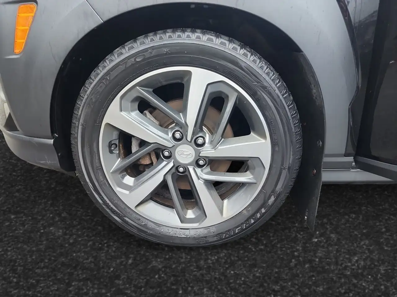 Hyundai KONA снимка Hyundai KONA