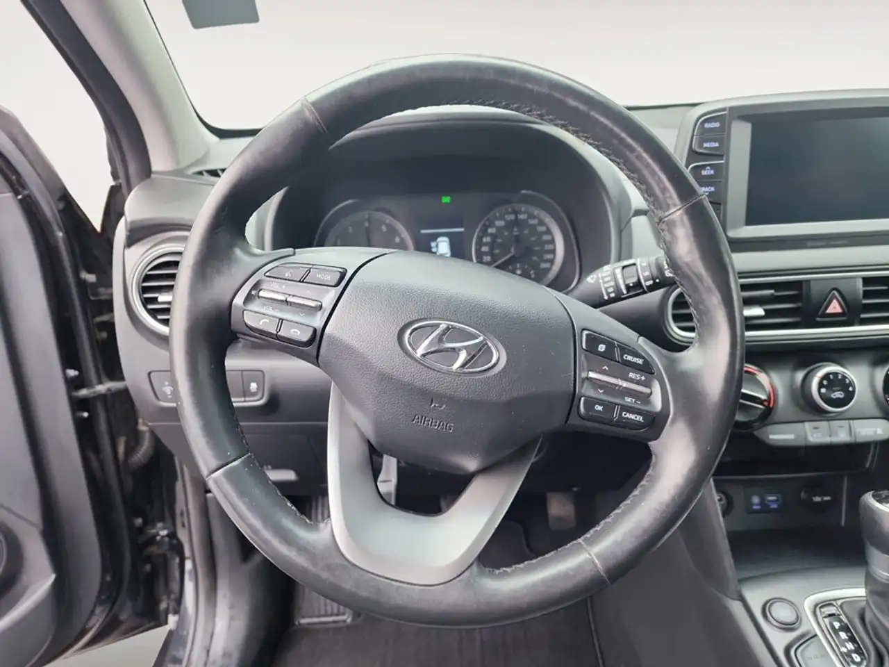Hyundai KONA снимка Hyundai KONA
