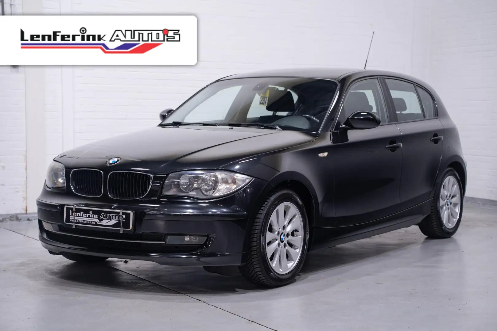 BMW 116 1-serie 116i Introduction Cruise Stoelverwarming Zwart - 1