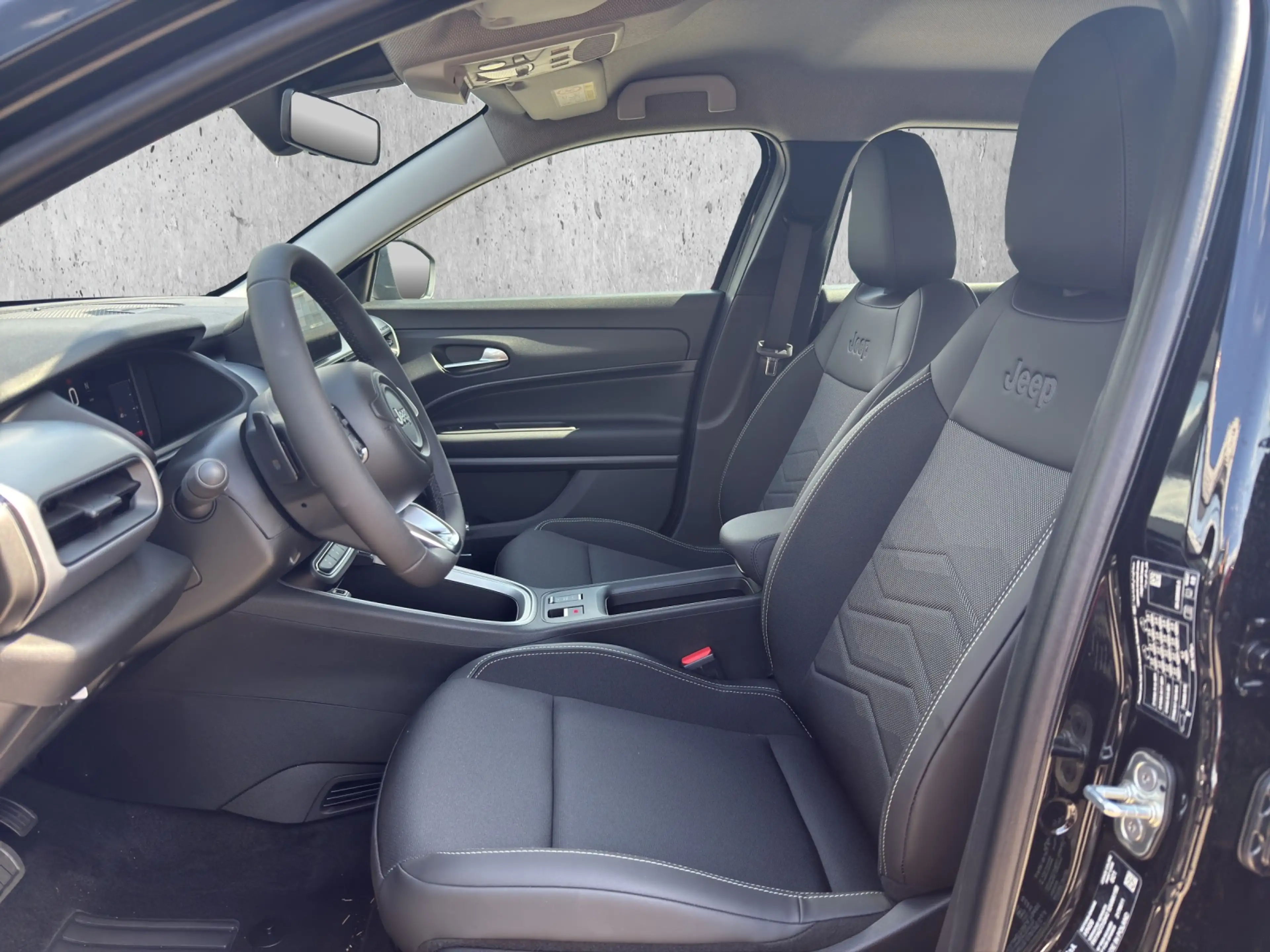 Jeep Avenger e-Hybrid MY24 Altitude 1.2l FWD *SHZ*GJR* — photo 11