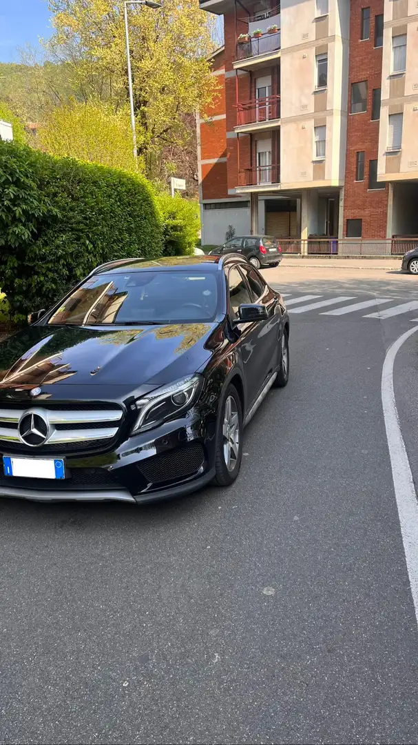 Mercedes-Benz GLA 180 d (cdi) Premium auto Fekete - 1